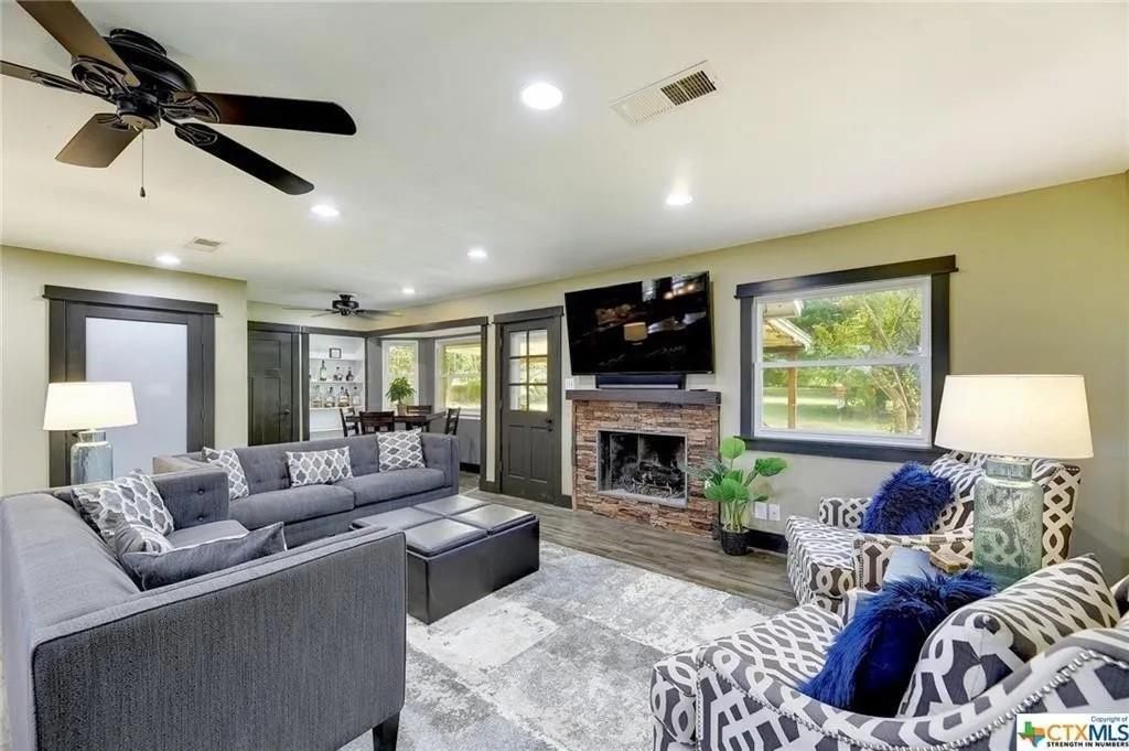 112 W Mimosa Cir, San Marcos, TX 78666