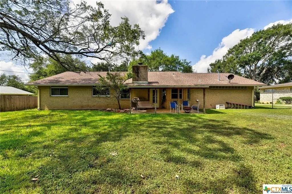 112 W Mimosa Cir, San Marcos, TX 78666