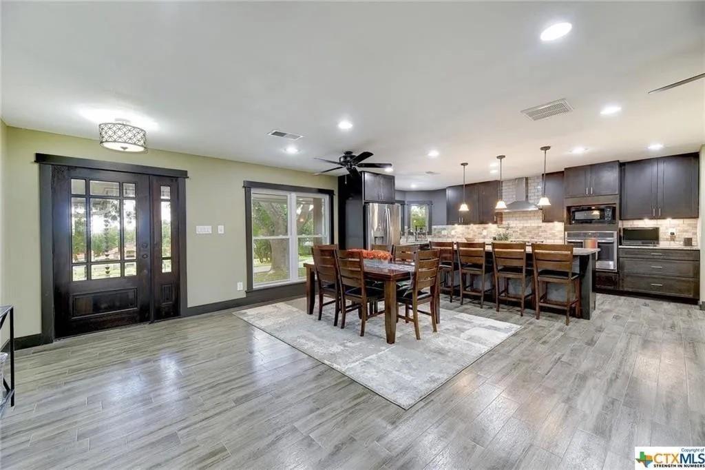 112 W Mimosa Cir, San Marcos, TX 78666