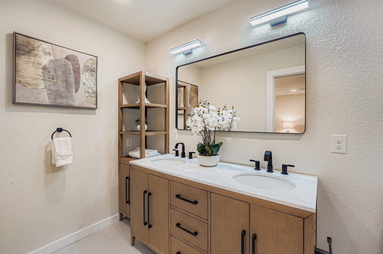 7806 Whitsun Dr, Austin, TX 78749