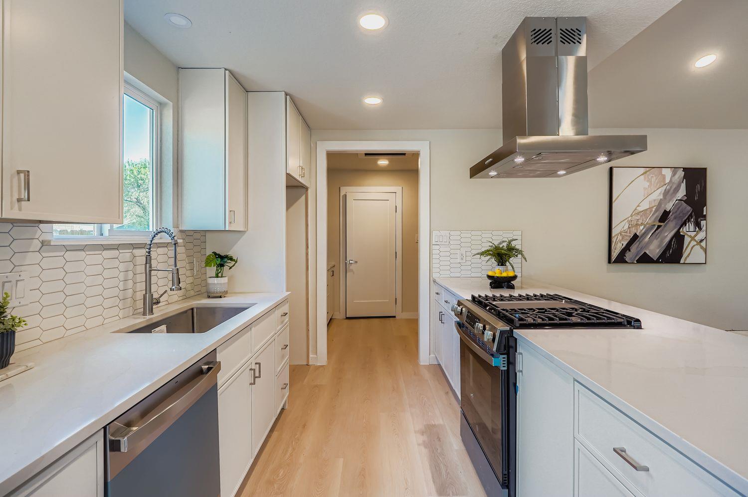 7806 Whitsun Dr, Austin, TX 78749