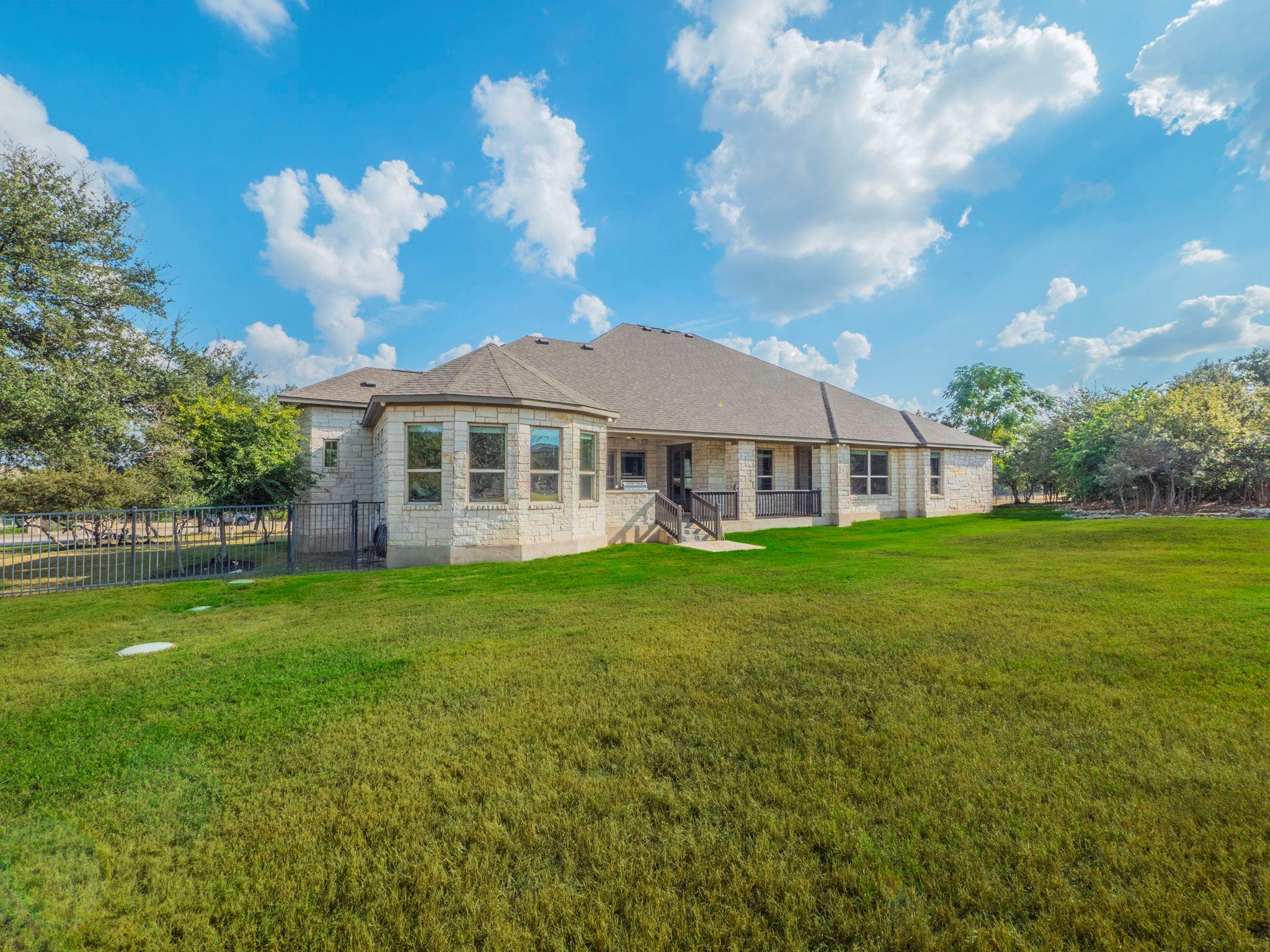 205 Standing Oak Dr, Georgetown, TX 78633