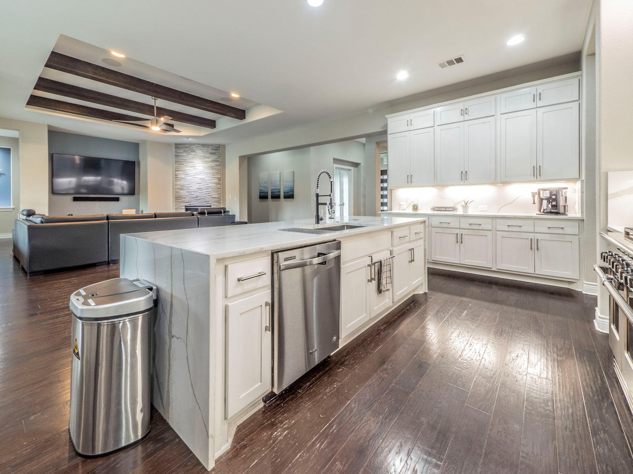 205 Standing Oak Dr, Georgetown, TX 78633