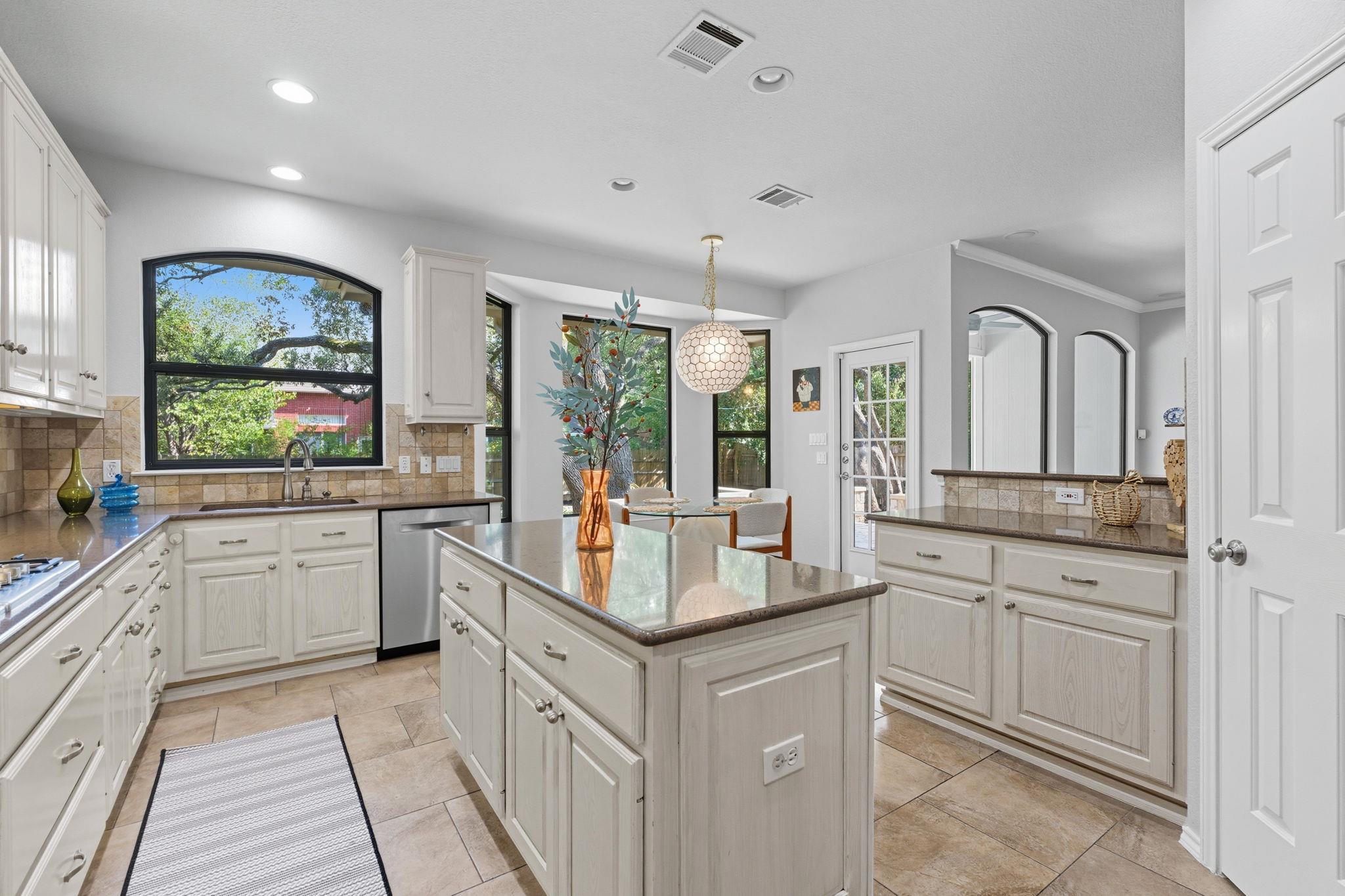 4009 Great Plains Dr, Austin, TX 78735