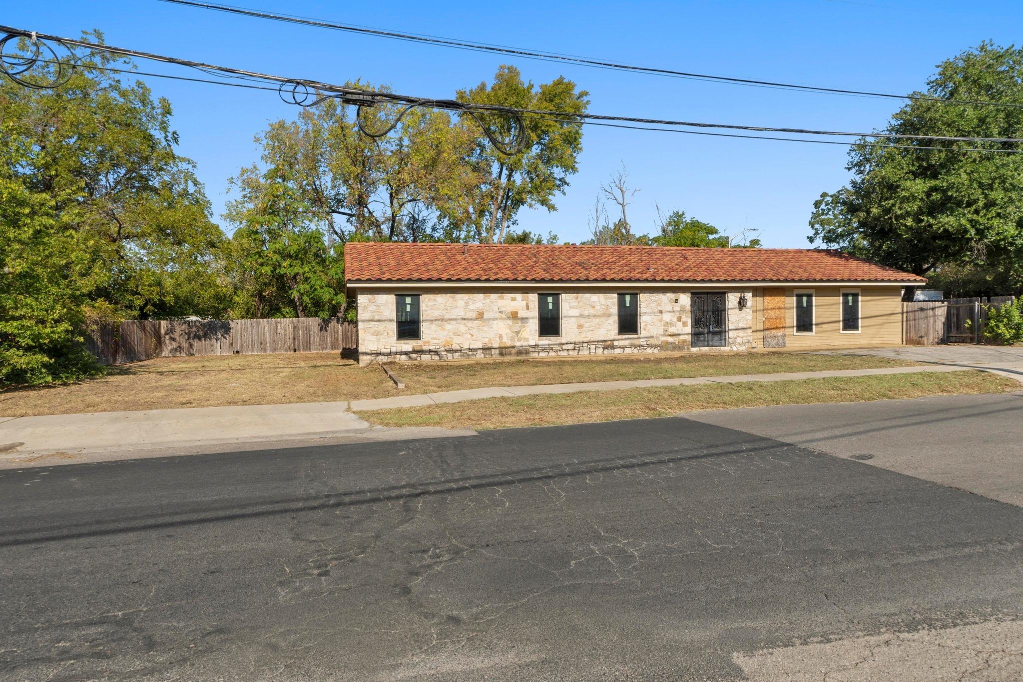 4320 James Casey St, Austin, TX 78745