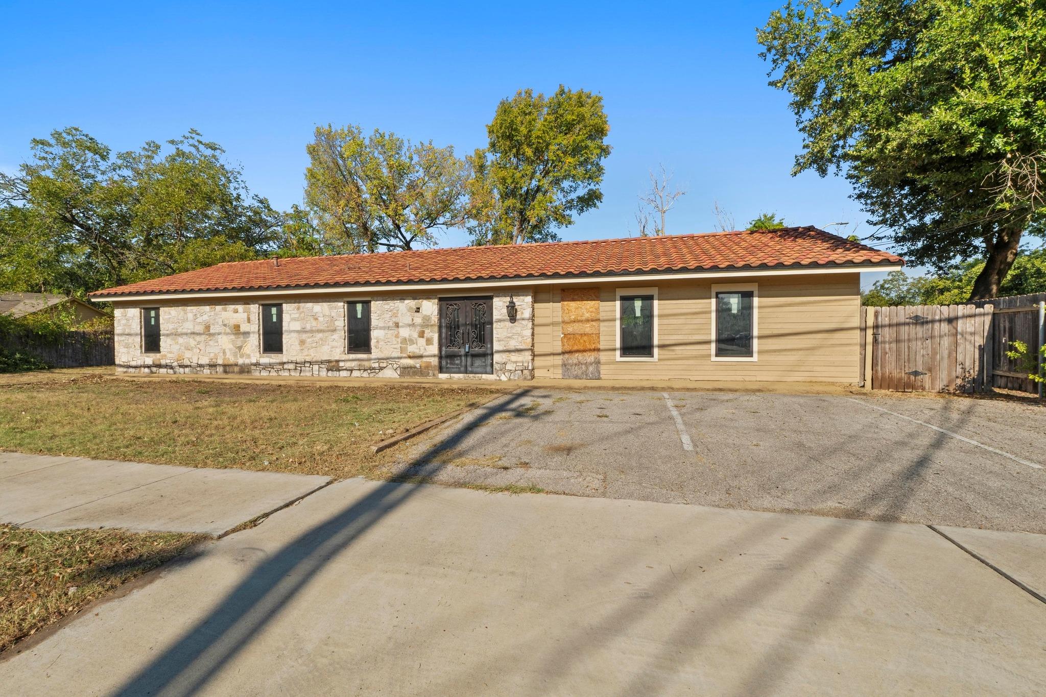 4320 James Casey St, Austin, TX 78745