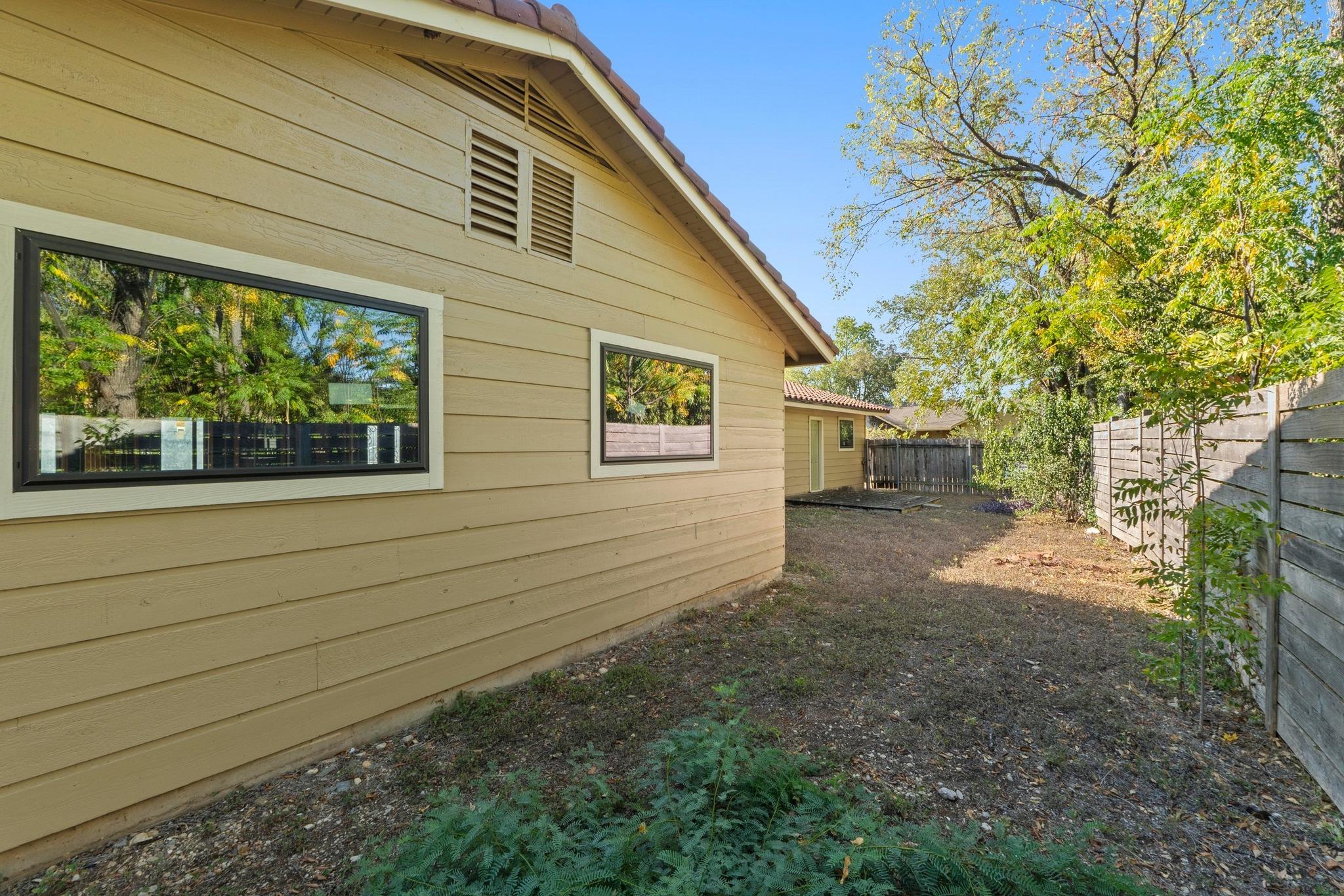 4320 James Casey St, Austin, TX 78745