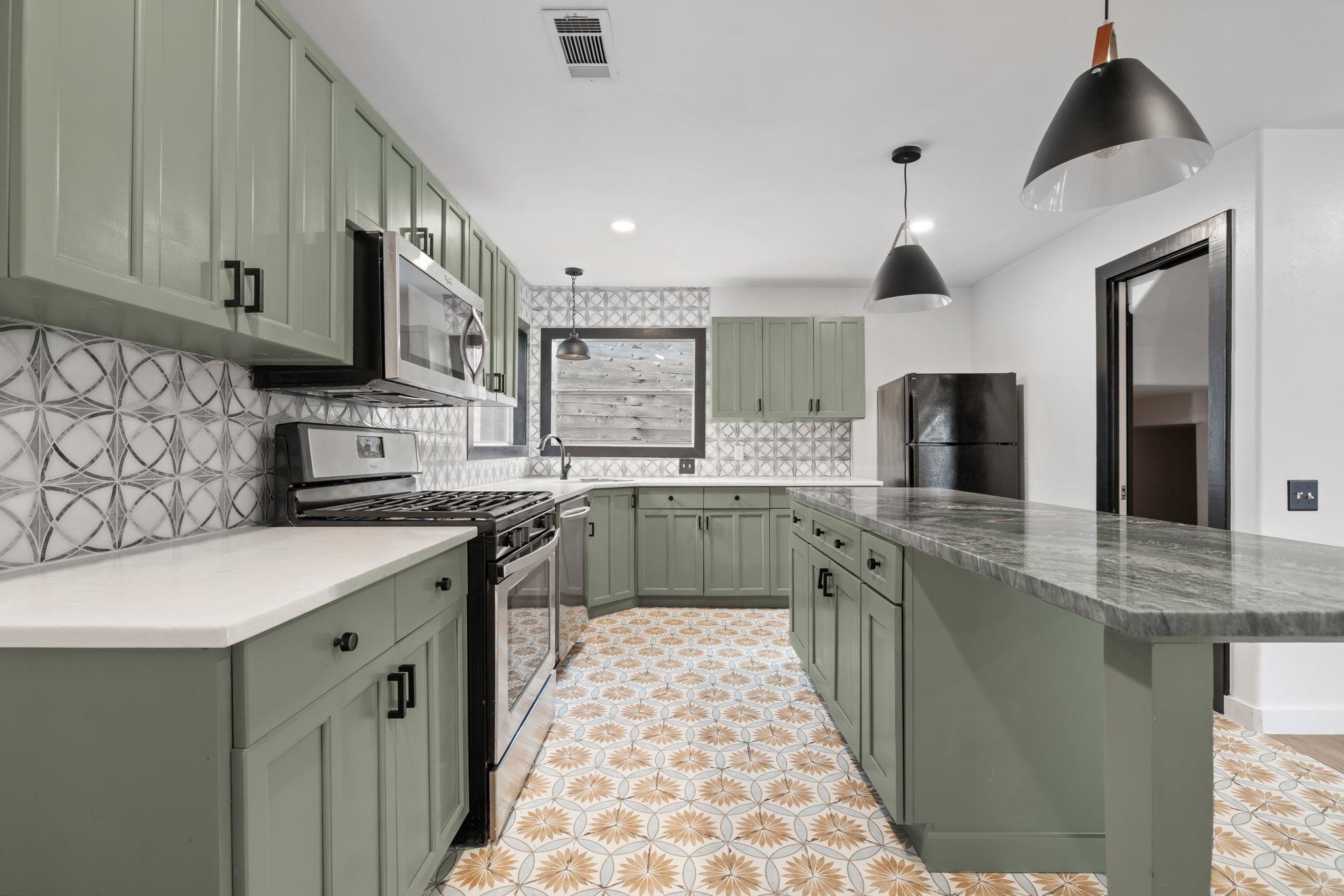 2702 S 2nd St # 1 & 2, Austin, TX 78704