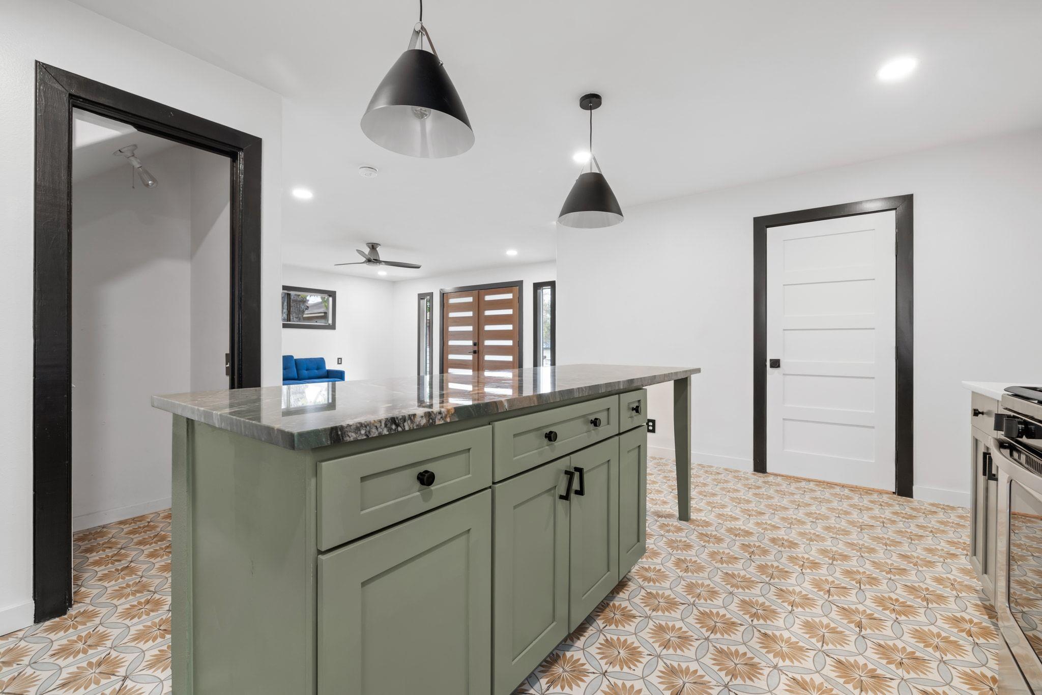 2702 S 2nd St # 1 & 2, Austin, TX 78704