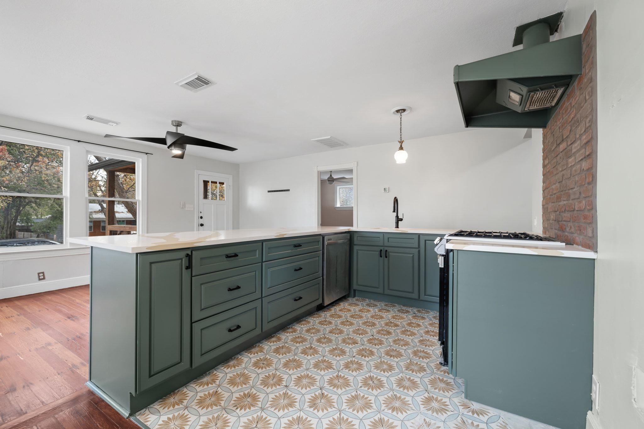 2702 S 2nd St # 1 & 2, Austin, TX 78704