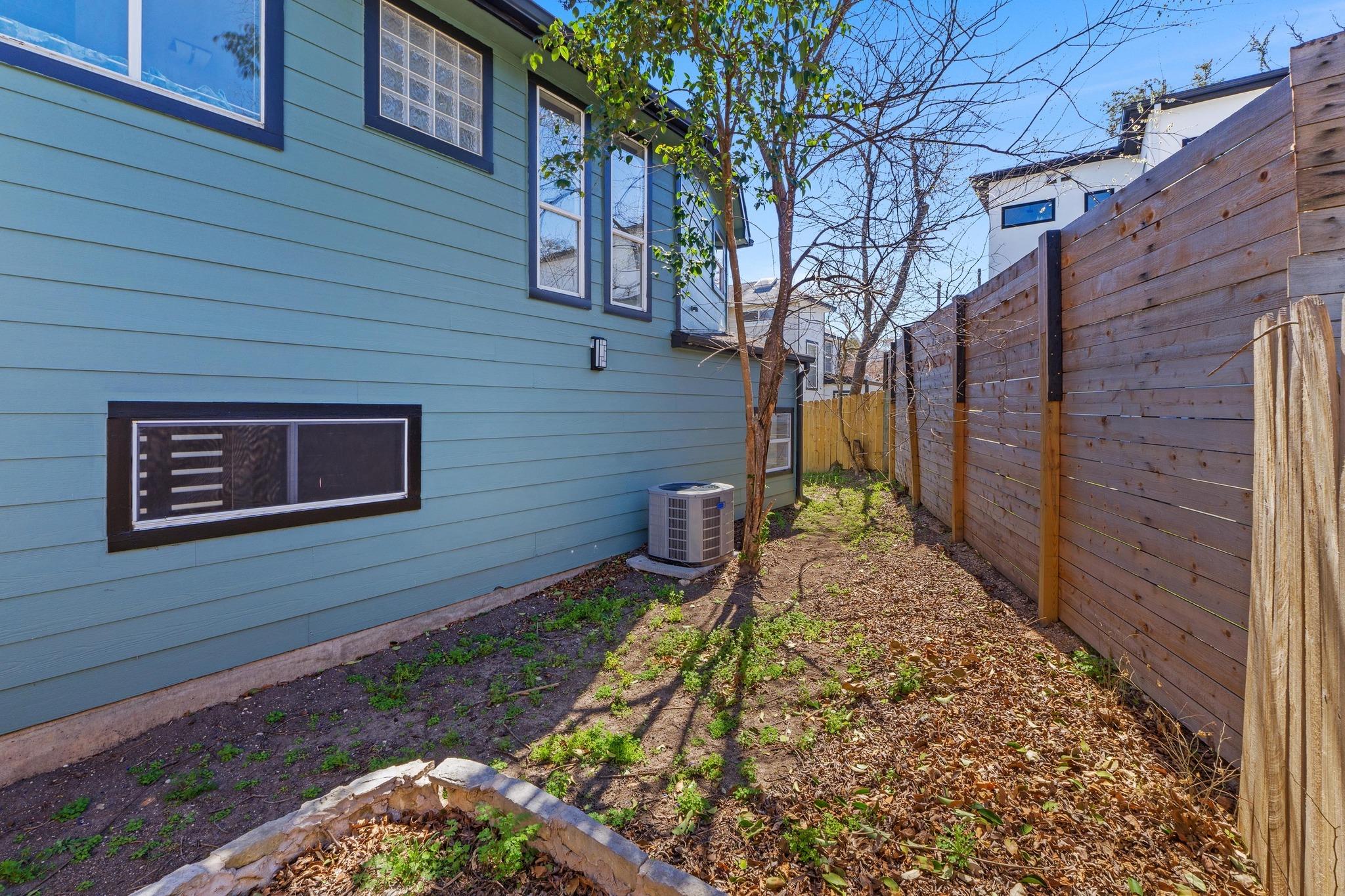 2702 S 2nd St # 1 & 2, Austin, TX 78704