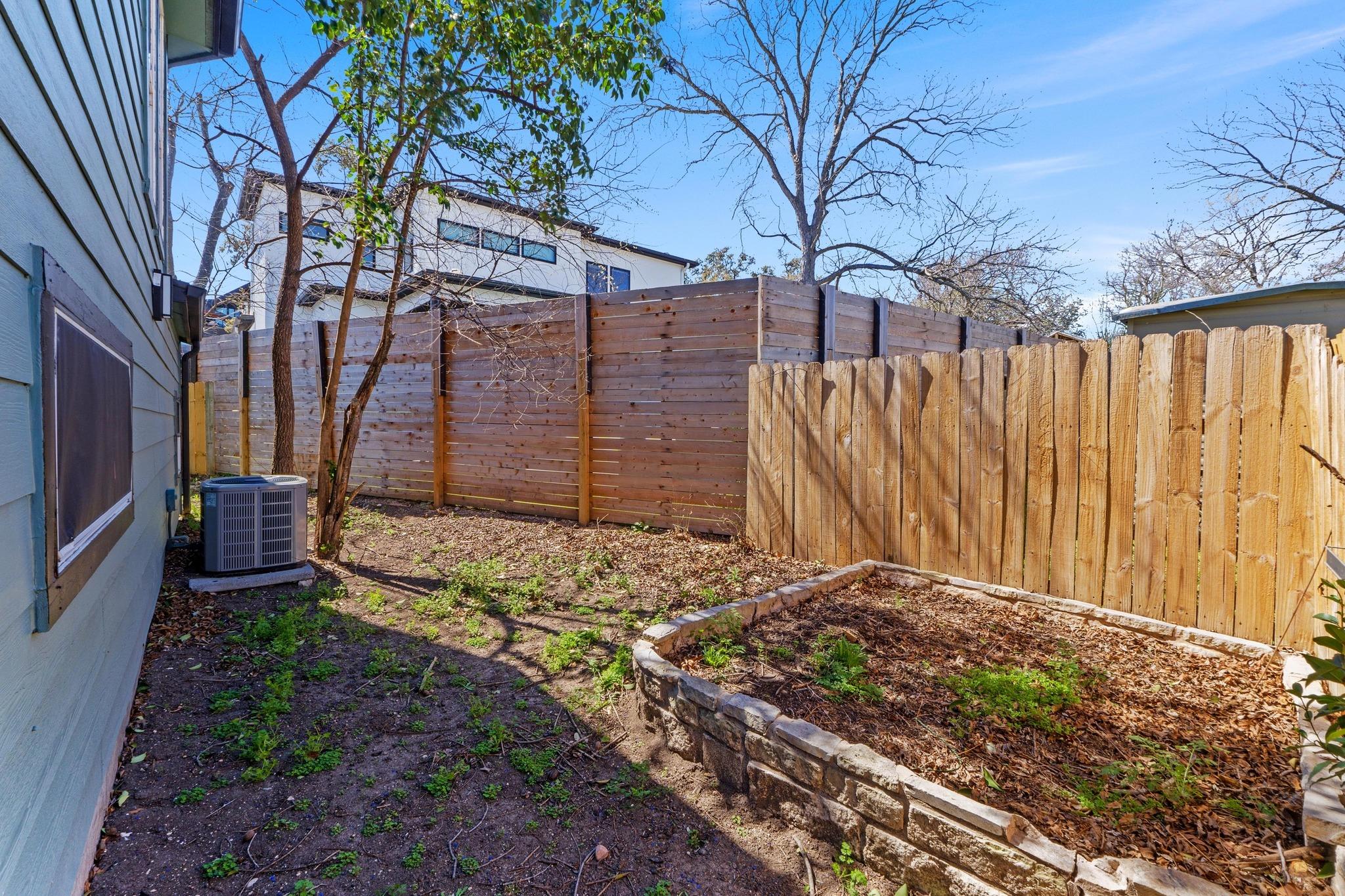 2702 S 2nd St # 1 & 2, Austin, TX 78704