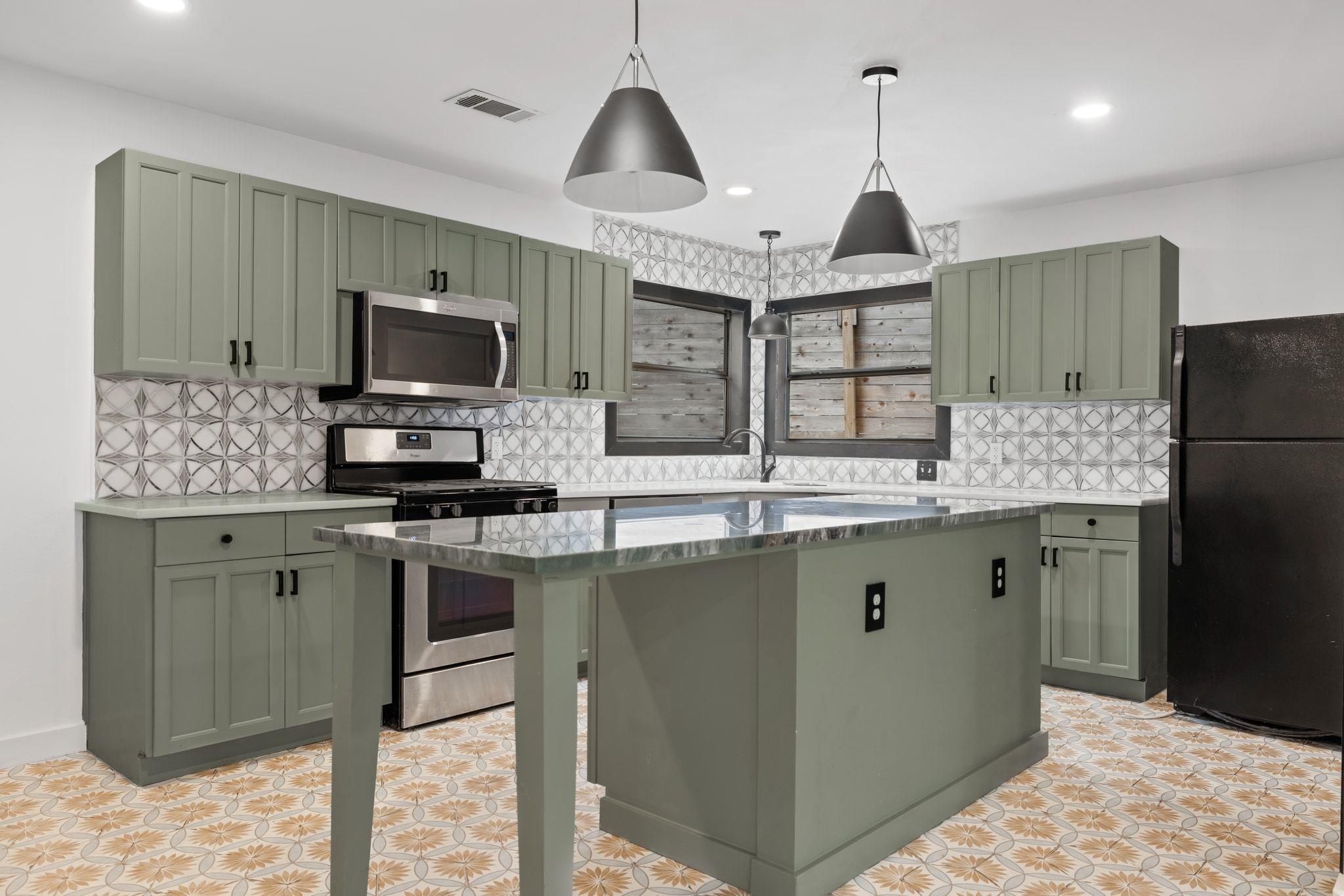 2702 S 2nd St # 1 & 2, Austin, TX 78704