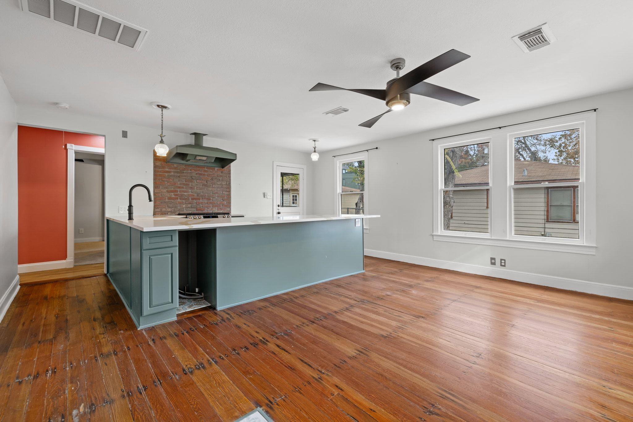 2702 S 2nd St # 1 & 2, Austin, TX 78704