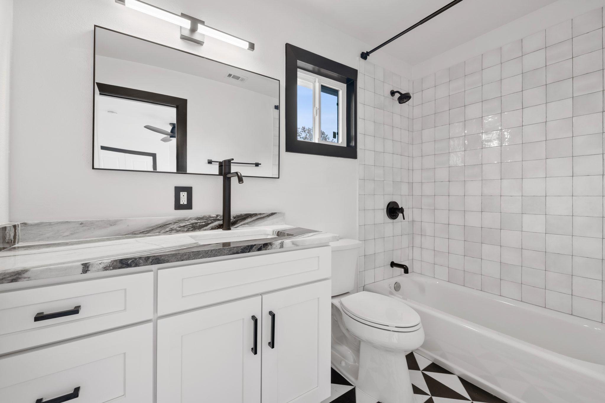 2702 S 2nd St # 1 & 2, Austin, TX 78704