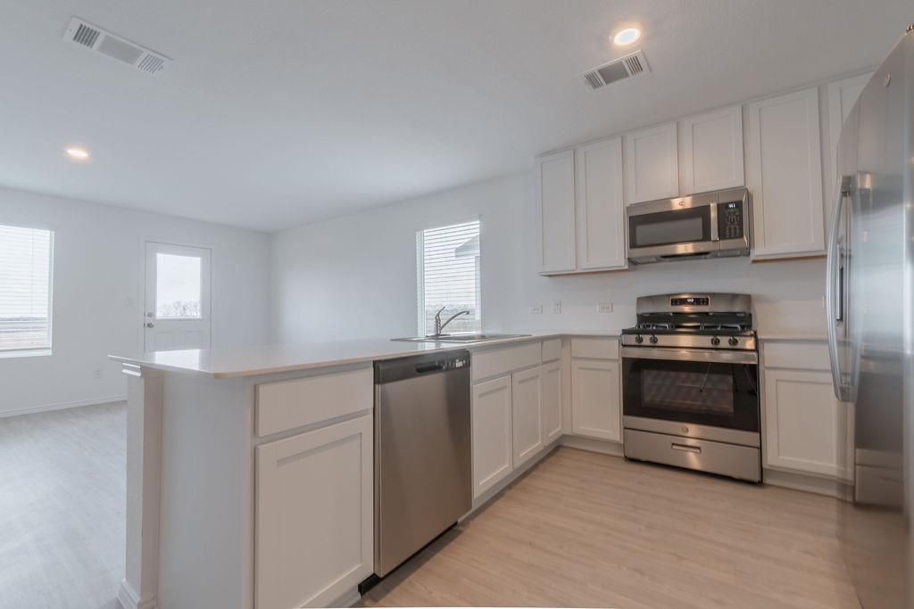 216 Little Sparklers Loop, Hutto, TX 78634