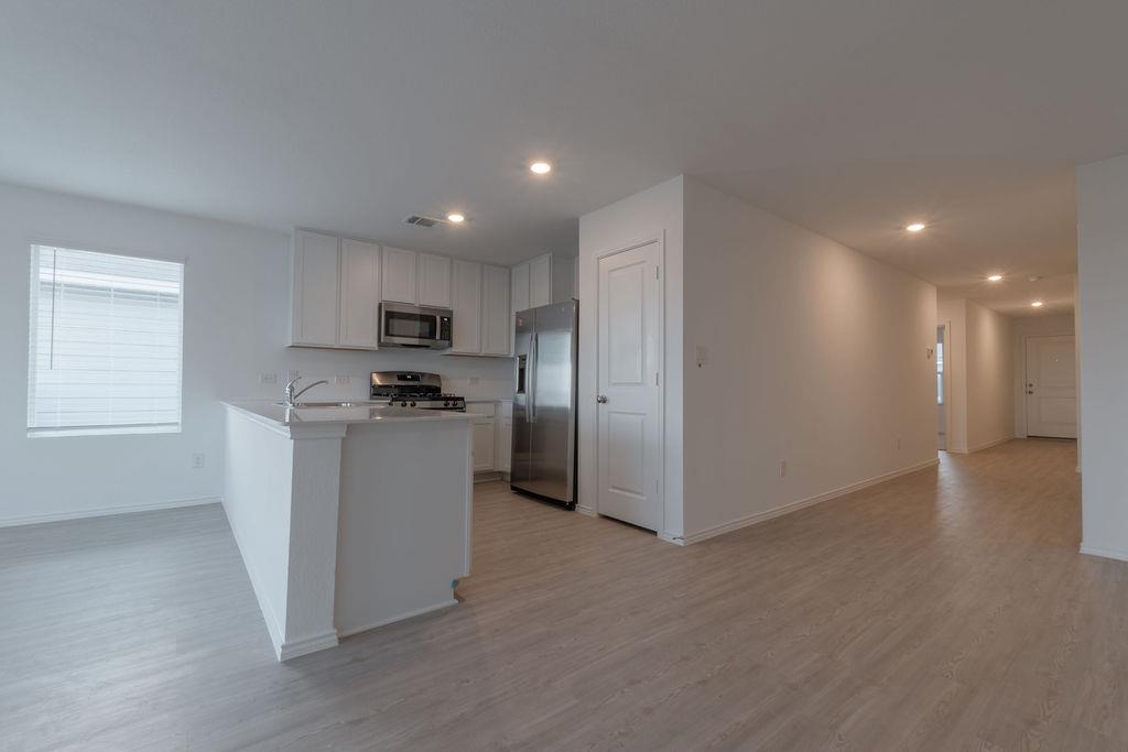 216 Little Sparklers Loop, Hutto, TX 78634