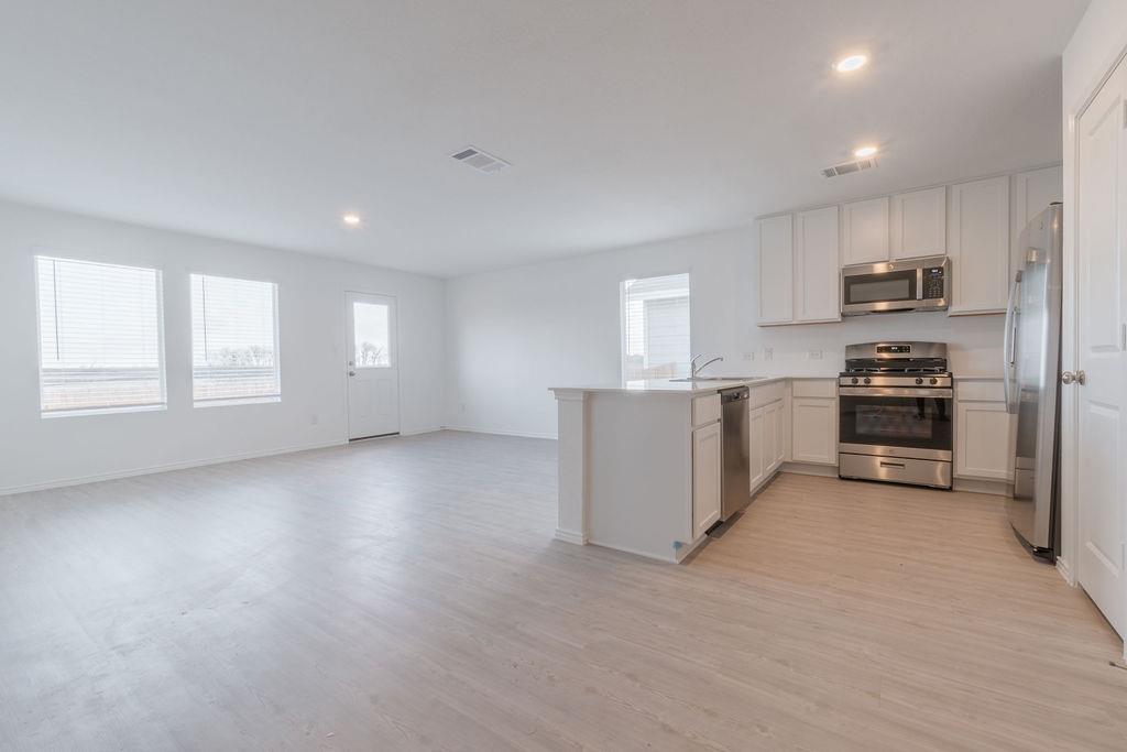 216 Little Sparklers Loop, Hutto, TX 78634