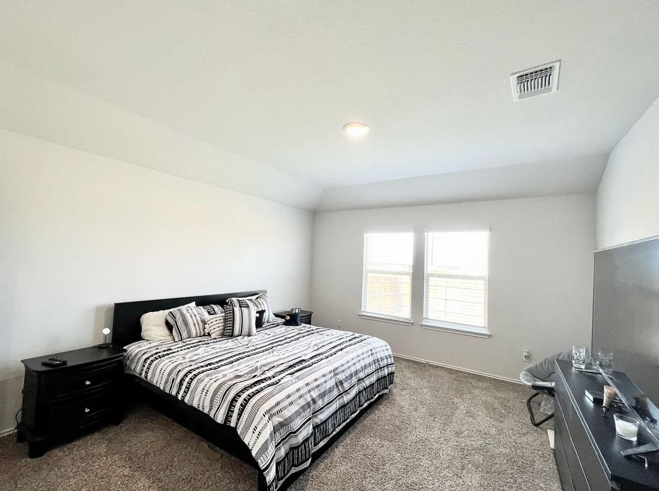 544 Taggart Trl, Jarrell, TX 76537