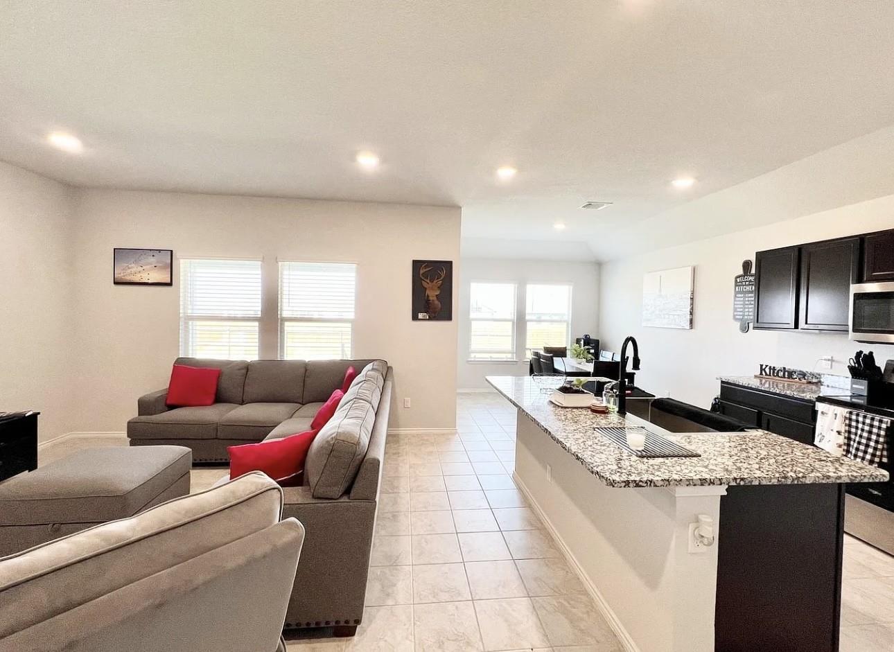 544 Taggart Trl, Jarrell, TX 76537