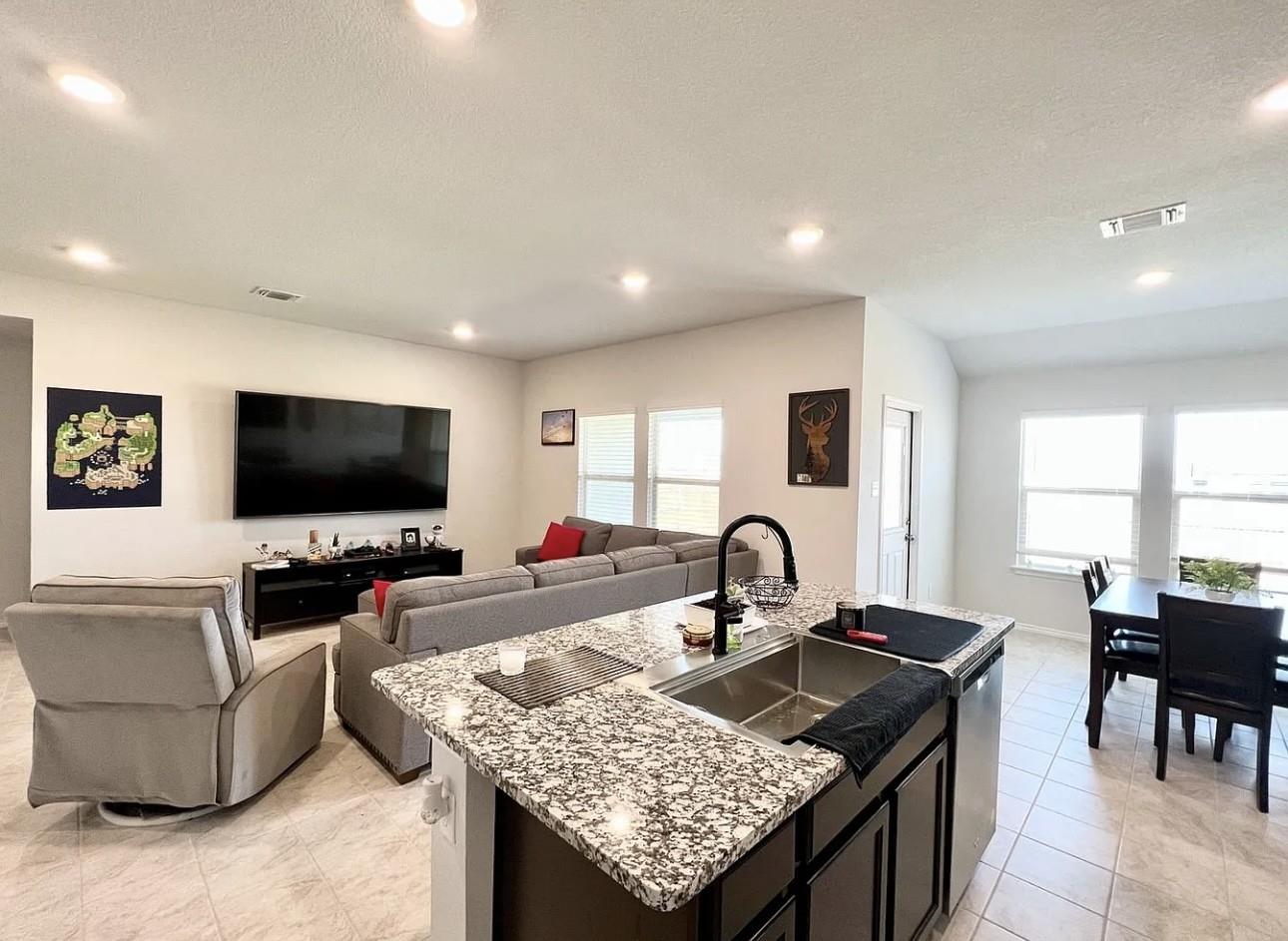 544 Taggart Trl, Jarrell, TX 76537