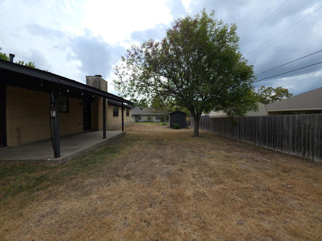 306 S 7th St, Pflugerville, TX 78660