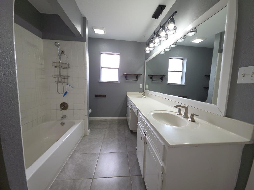 306 S 7th St, Pflugerville, TX 78660