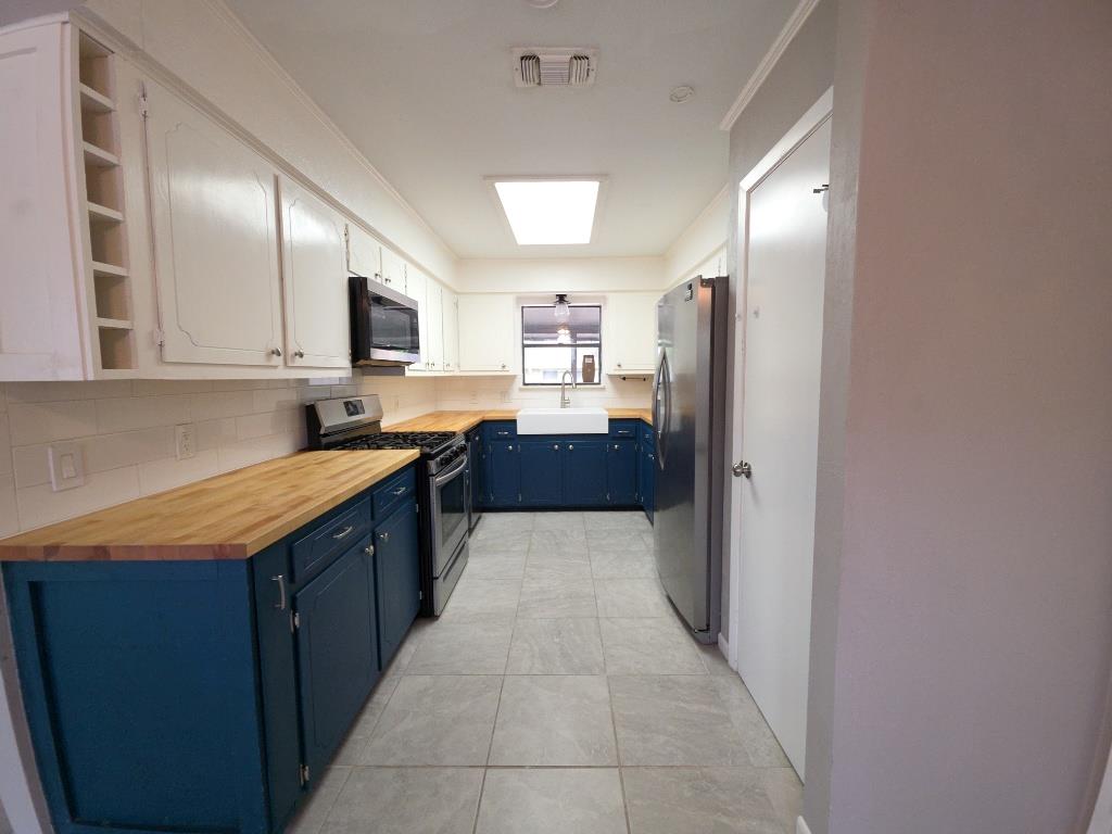 306 S 7th St, Pflugerville, TX 78660