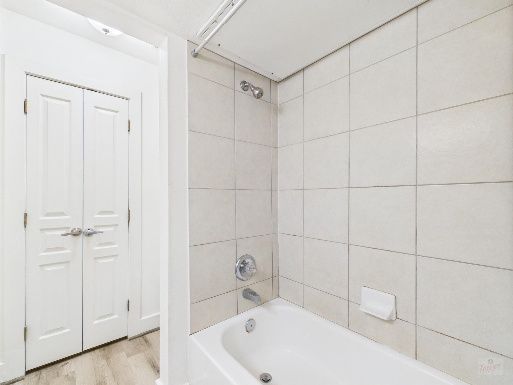 711 W 32nd St # 119, Austin, TX 78705