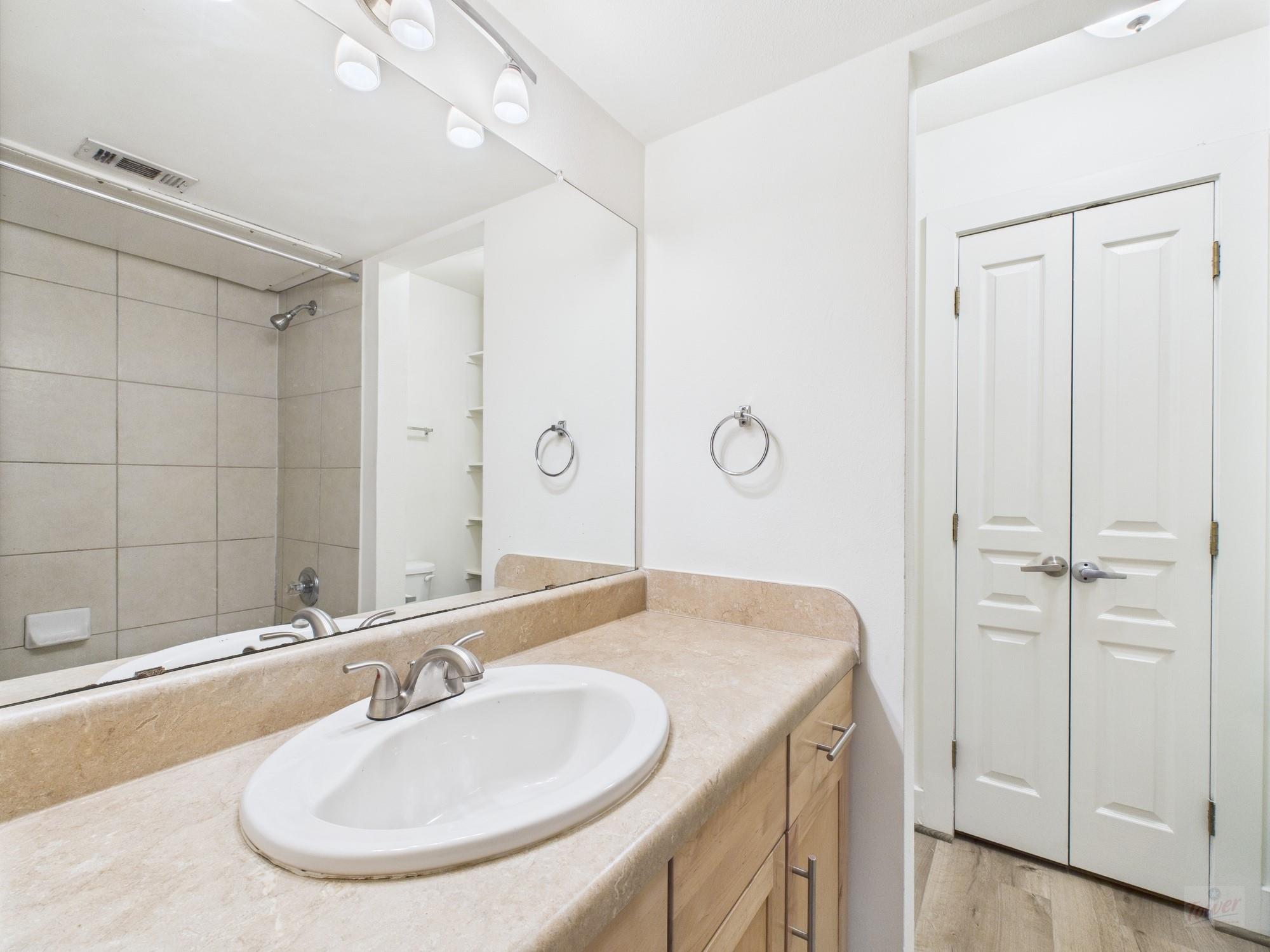 711 W 32nd St # 119, Austin, TX 78705