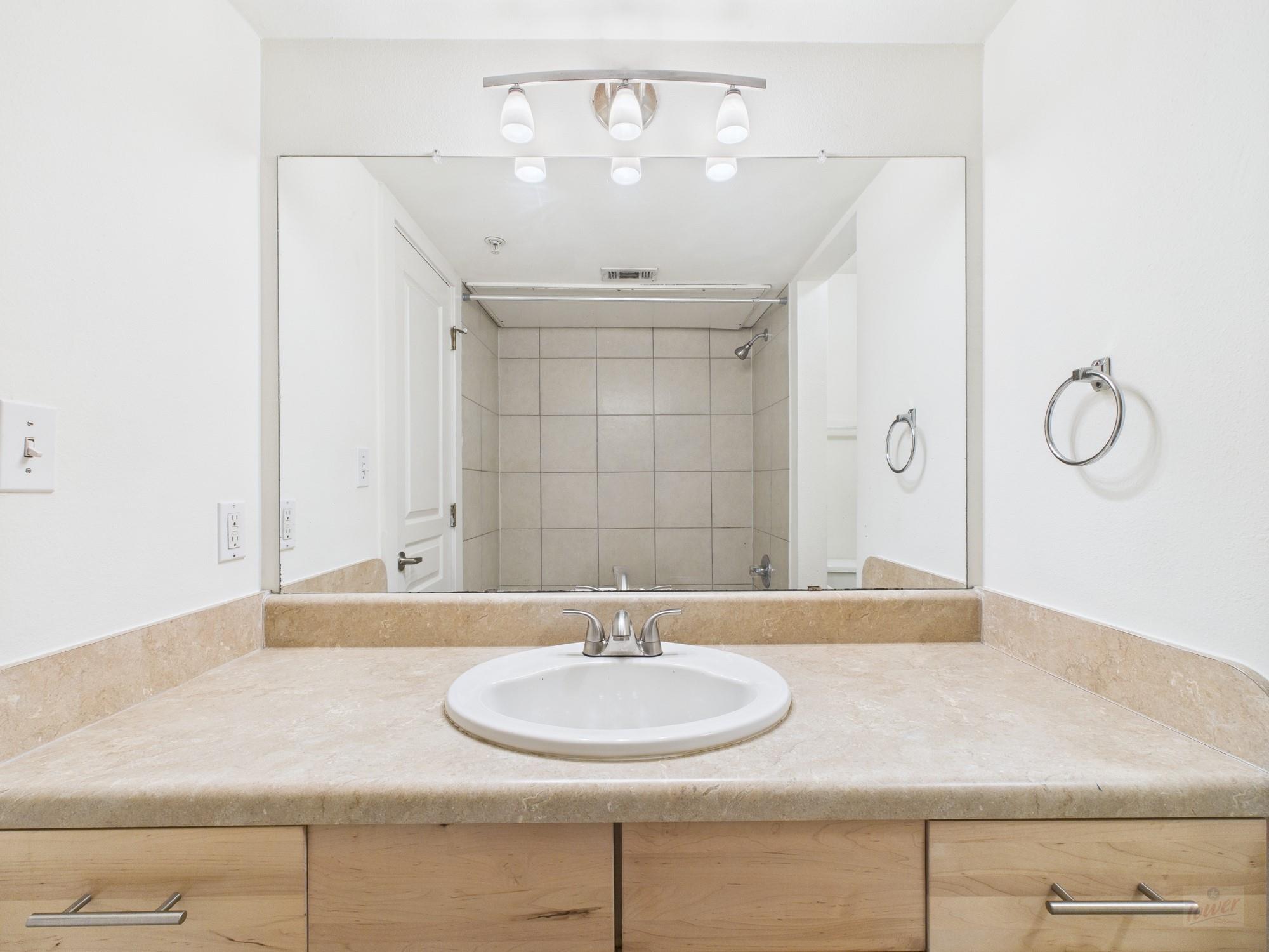 711 W 32nd St # 119, Austin, TX 78705