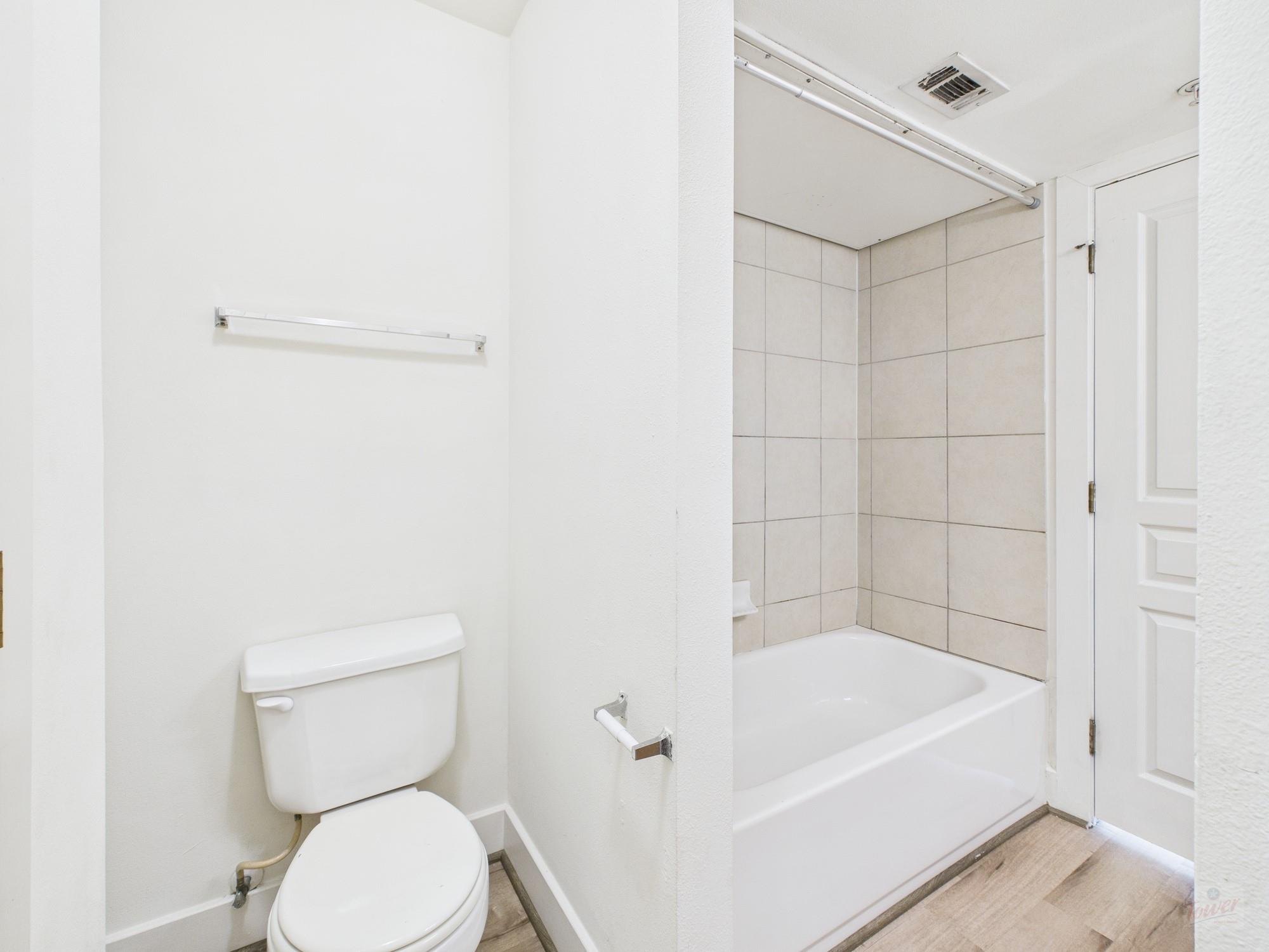 711 W 32nd St # 119, Austin, TX 78705