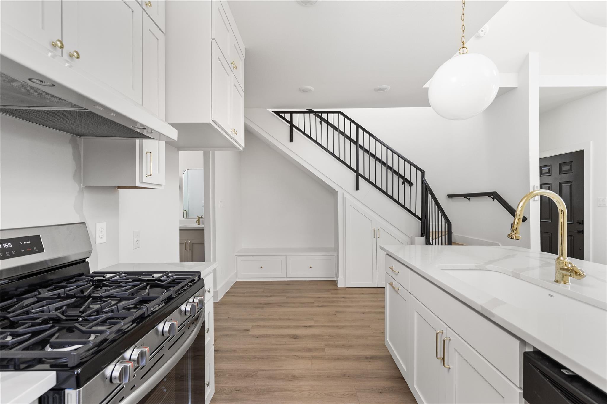 5408 Downs Dr, Austin, TX 78721