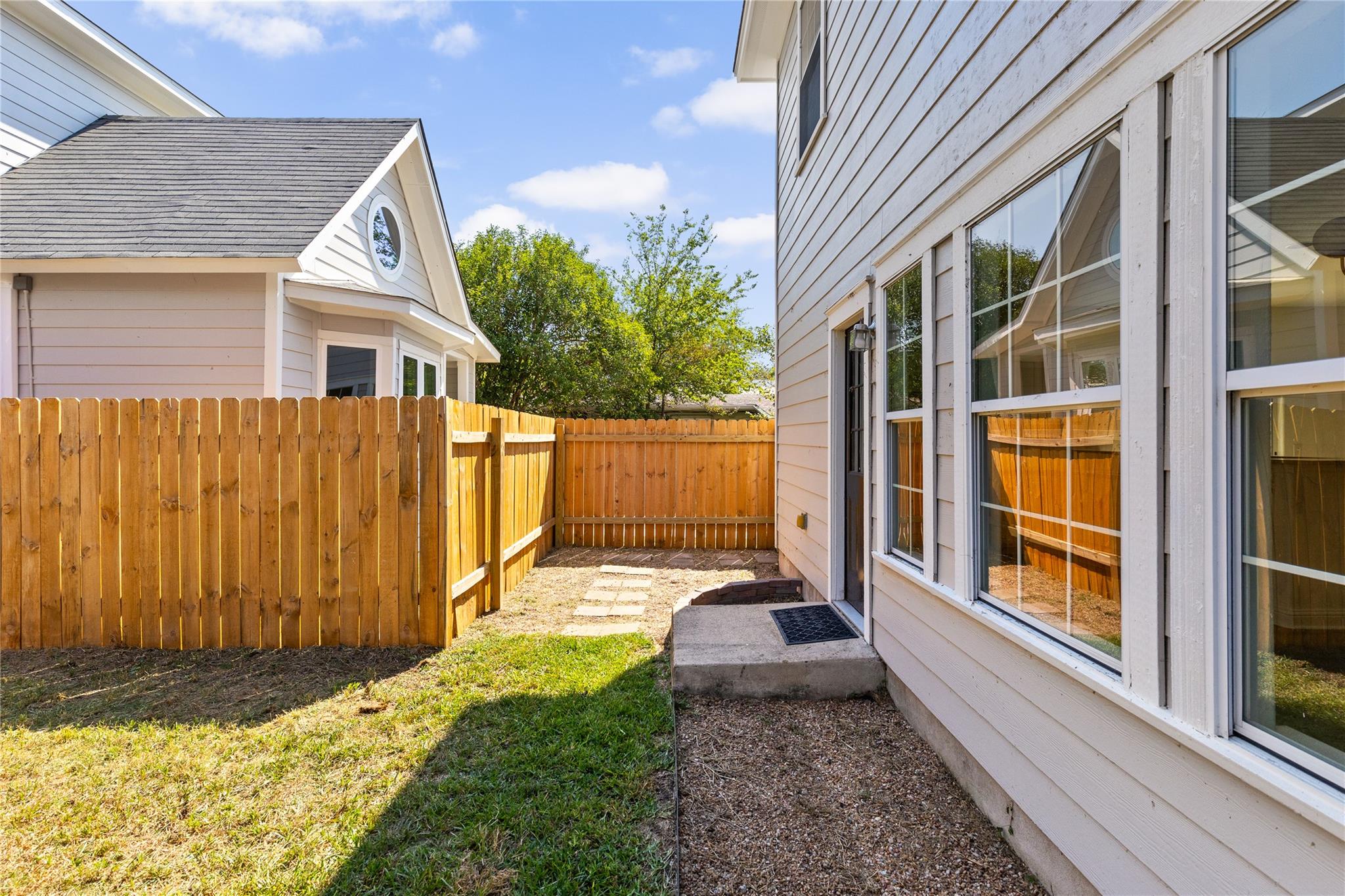 5408 Downs Dr, Austin, TX 78721