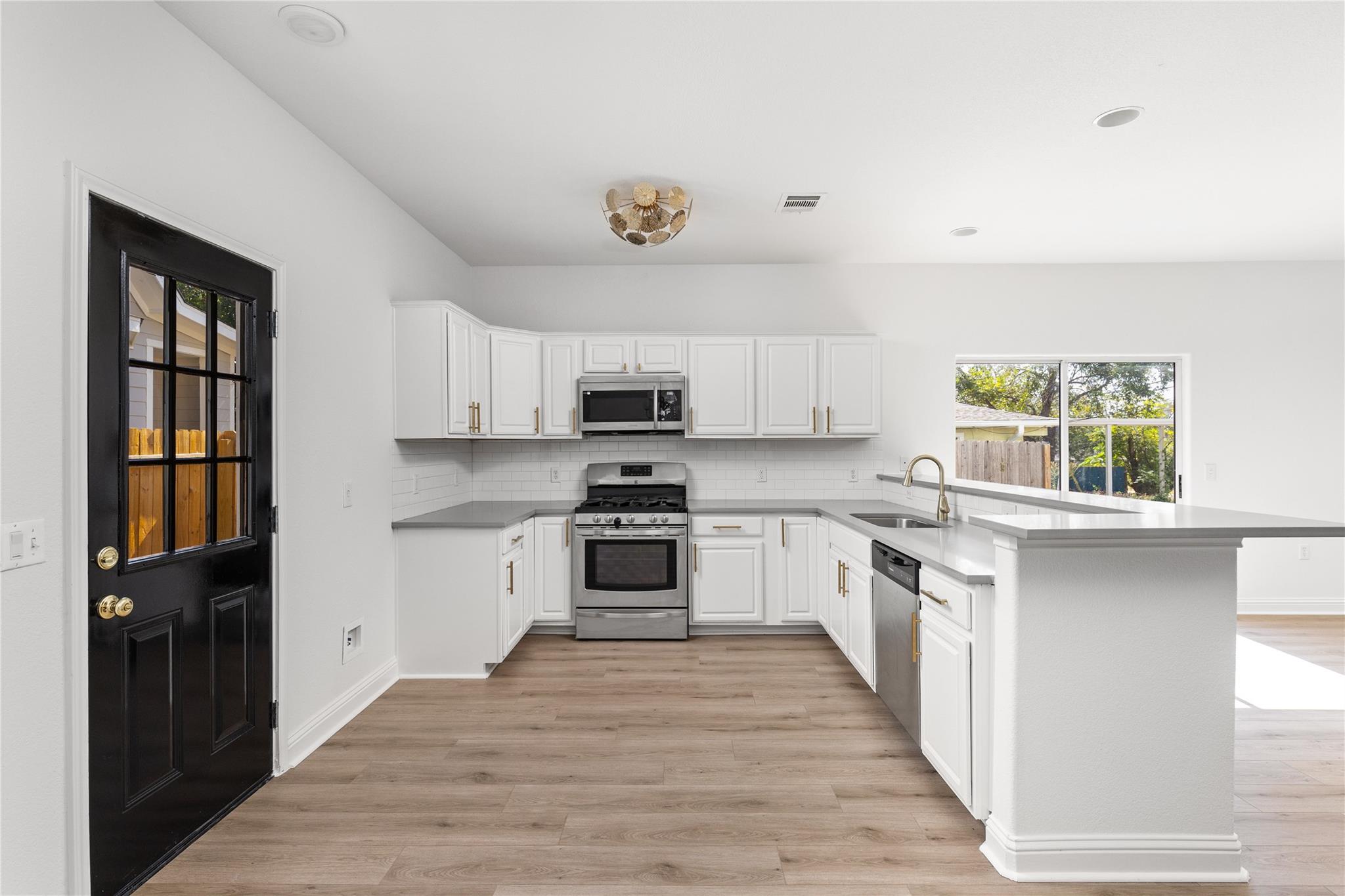 5408 Downs Dr, Austin, TX 78721