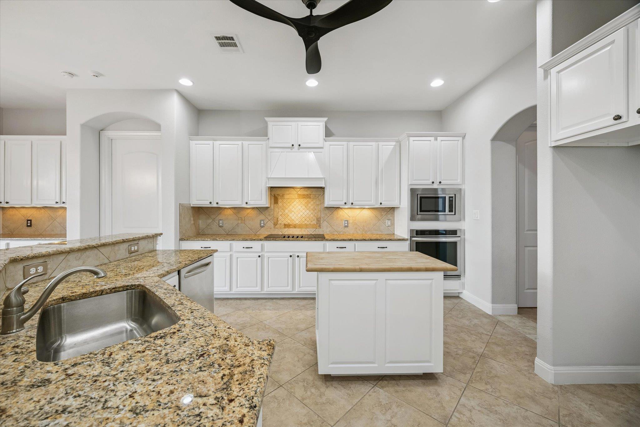 17813 Kingfisher Ridge Dr, Lago Vista, TX 78645