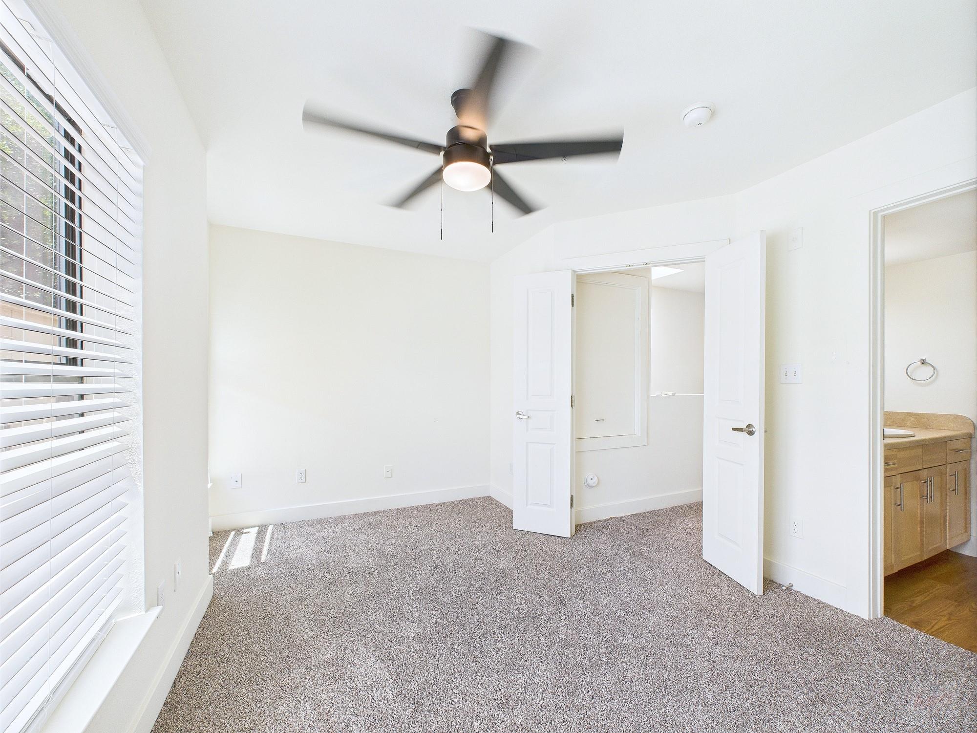 711 W 32nd St # 120, Austin, TX 78705