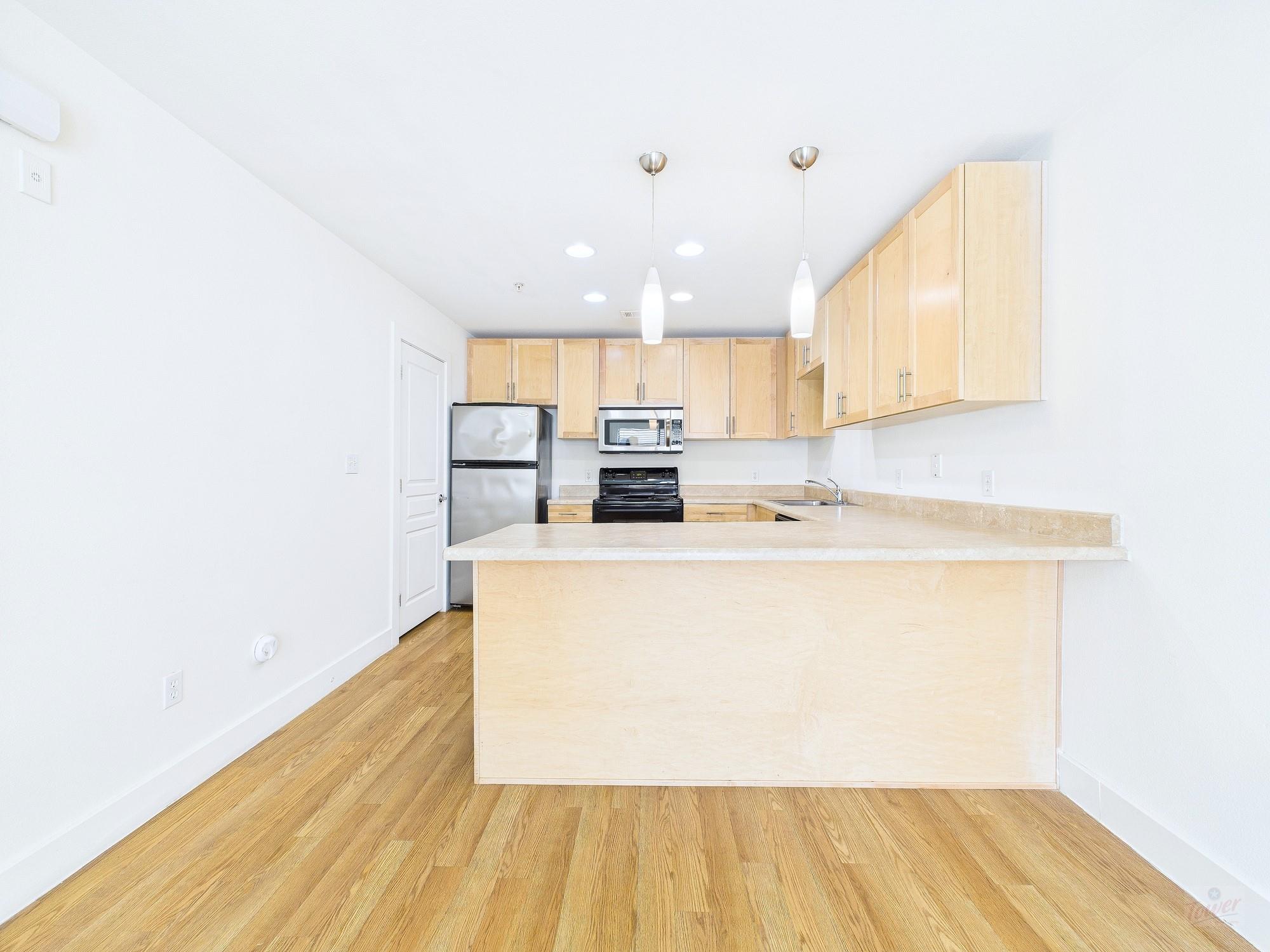 711 W 32nd St # 120, Austin, TX 78705