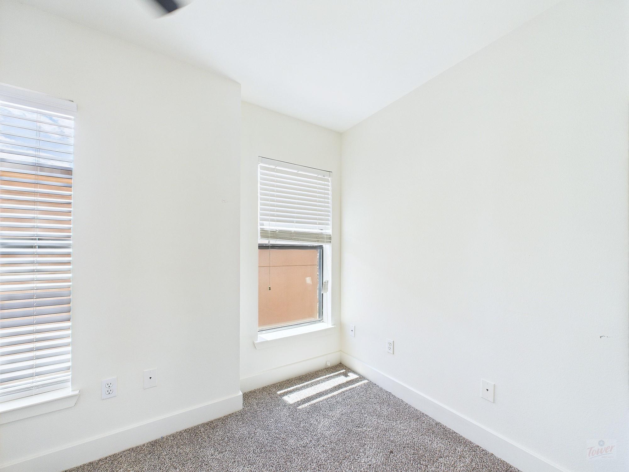 711 W 32nd St # 120, Austin, TX 78705