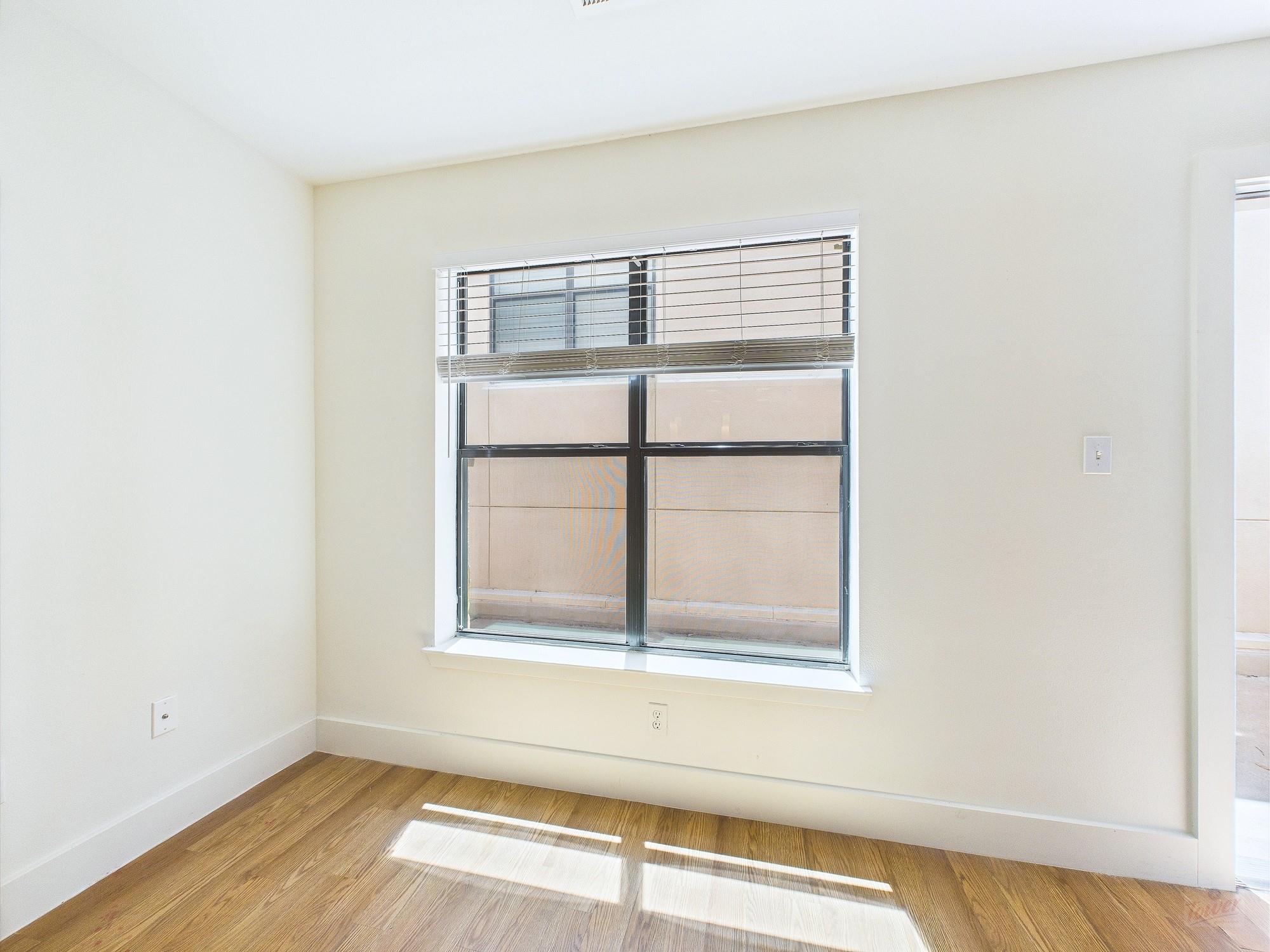 711 W 32nd St # 120, Austin, TX 78705