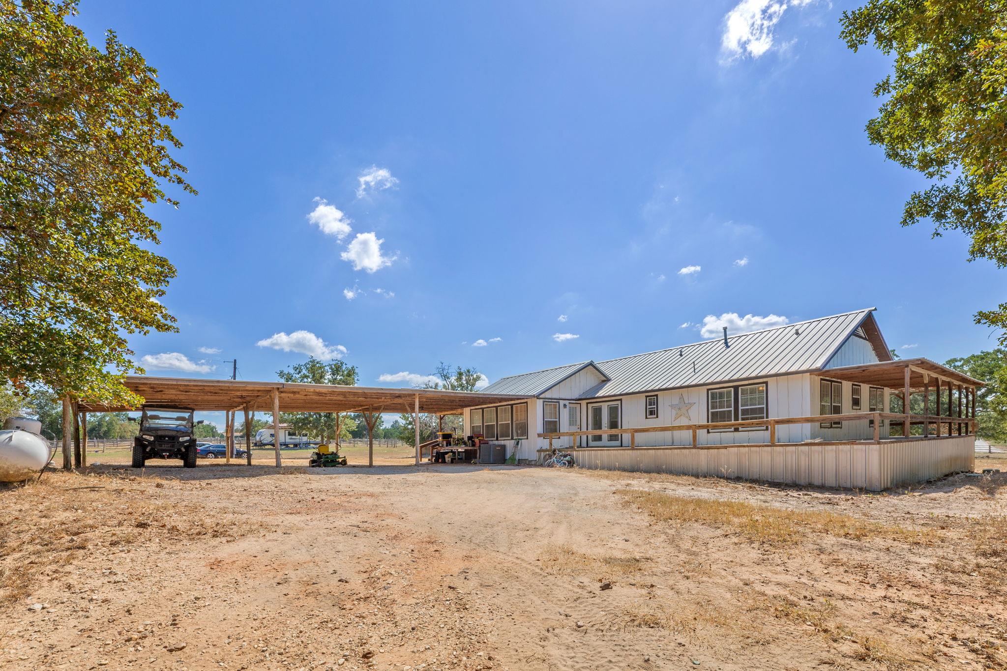 274 Old Potato Rd. Rd, Paige, TX 78659