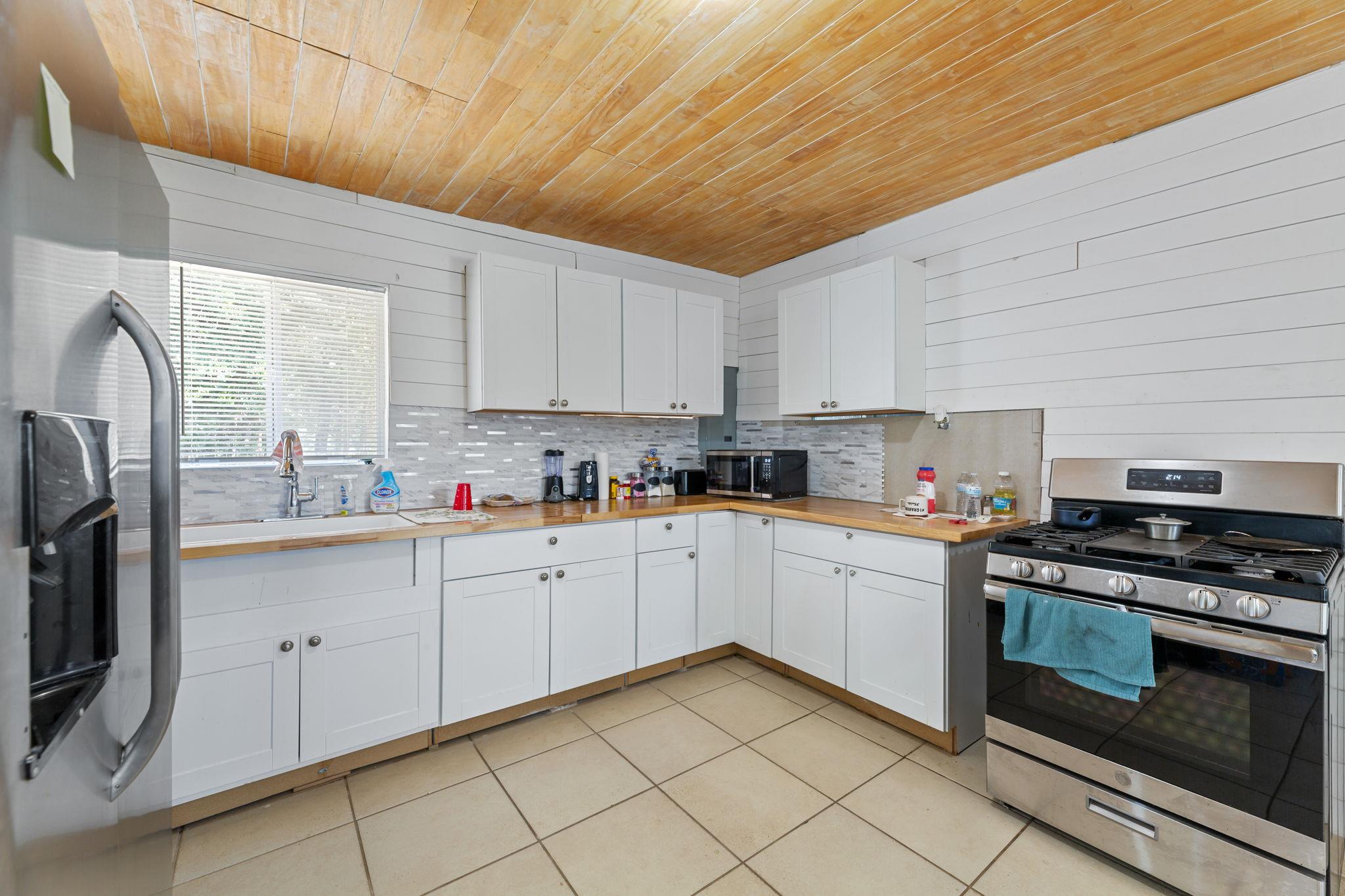 274 Old Potato Rd. Rd, Paige, TX 78659