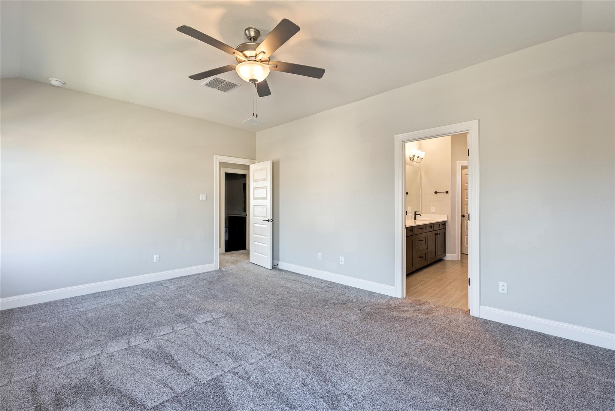 104 Sugarberry Dr, Buda, TX 78610