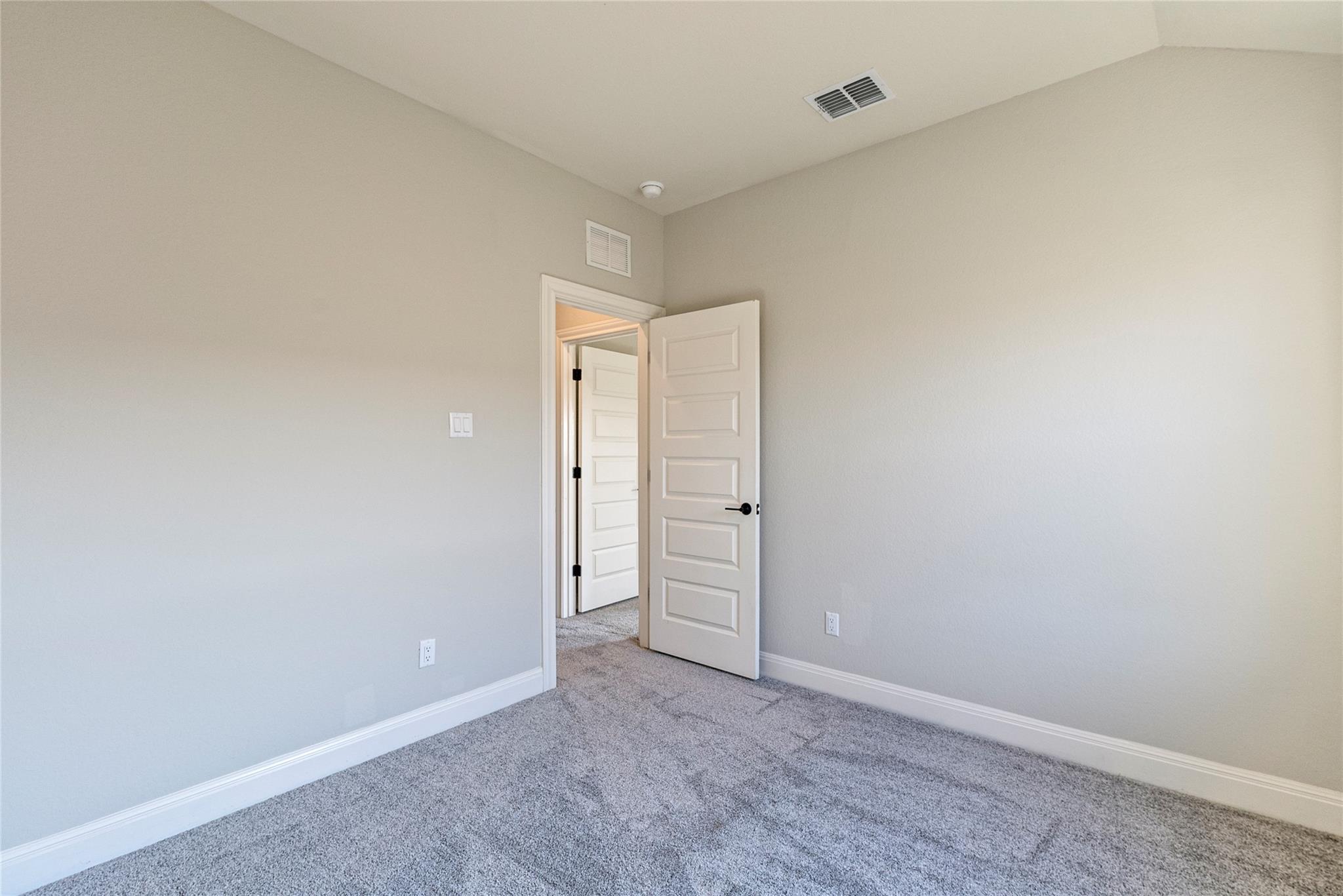 104 Sugarberry Dr, Buda, TX 78610