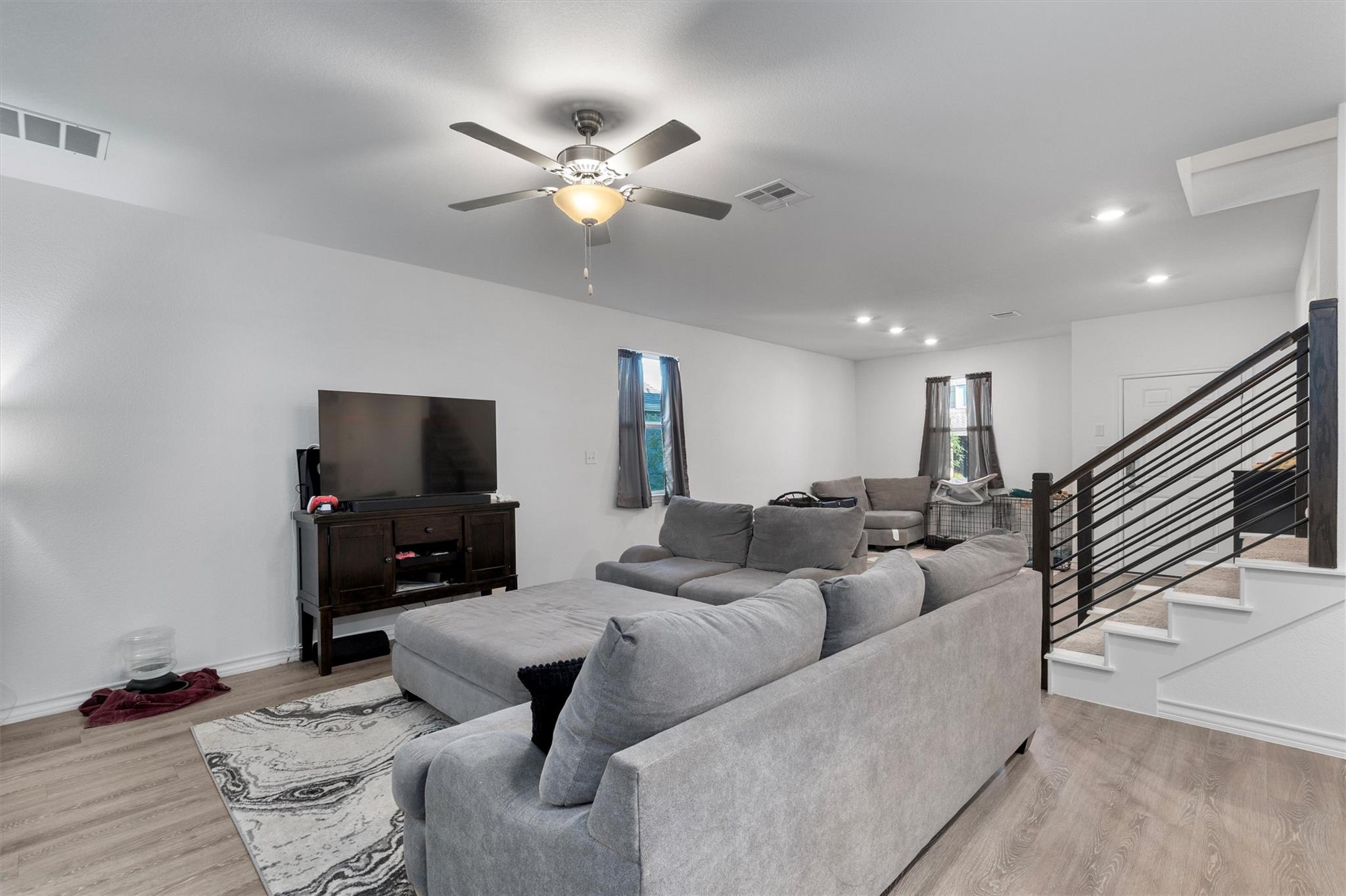 102 Gracie Way, Hutto, TX 78634