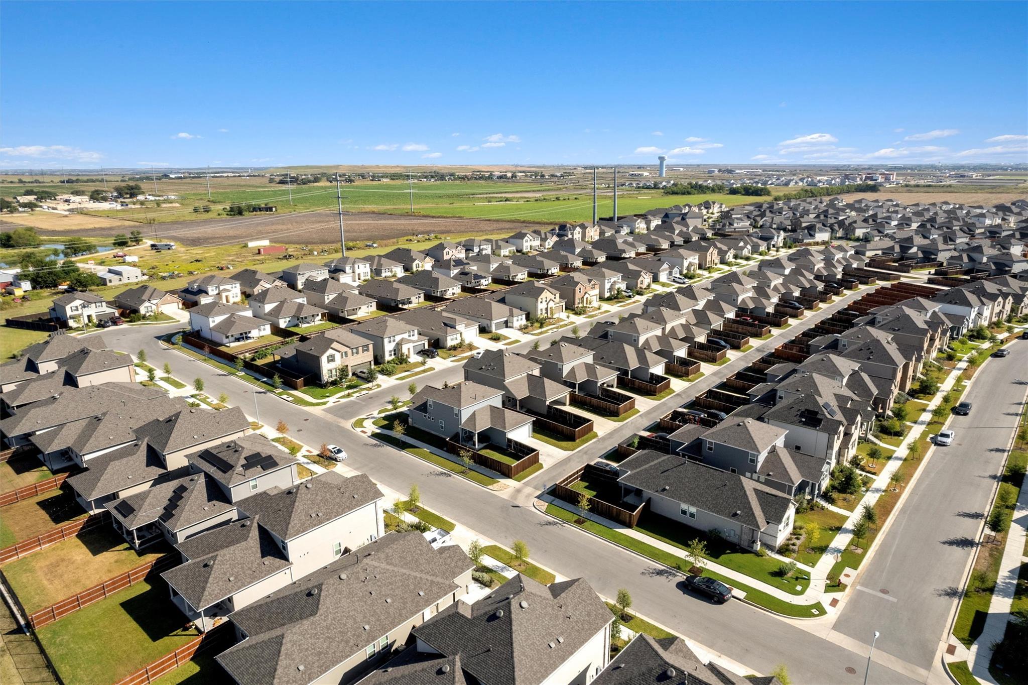 102 Gracie Way, Hutto, TX 78634