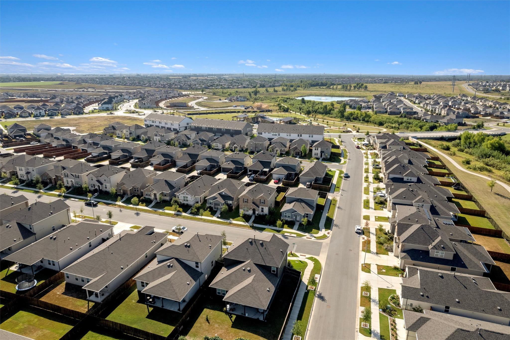 102 Gracie Way, Hutto, TX 78634