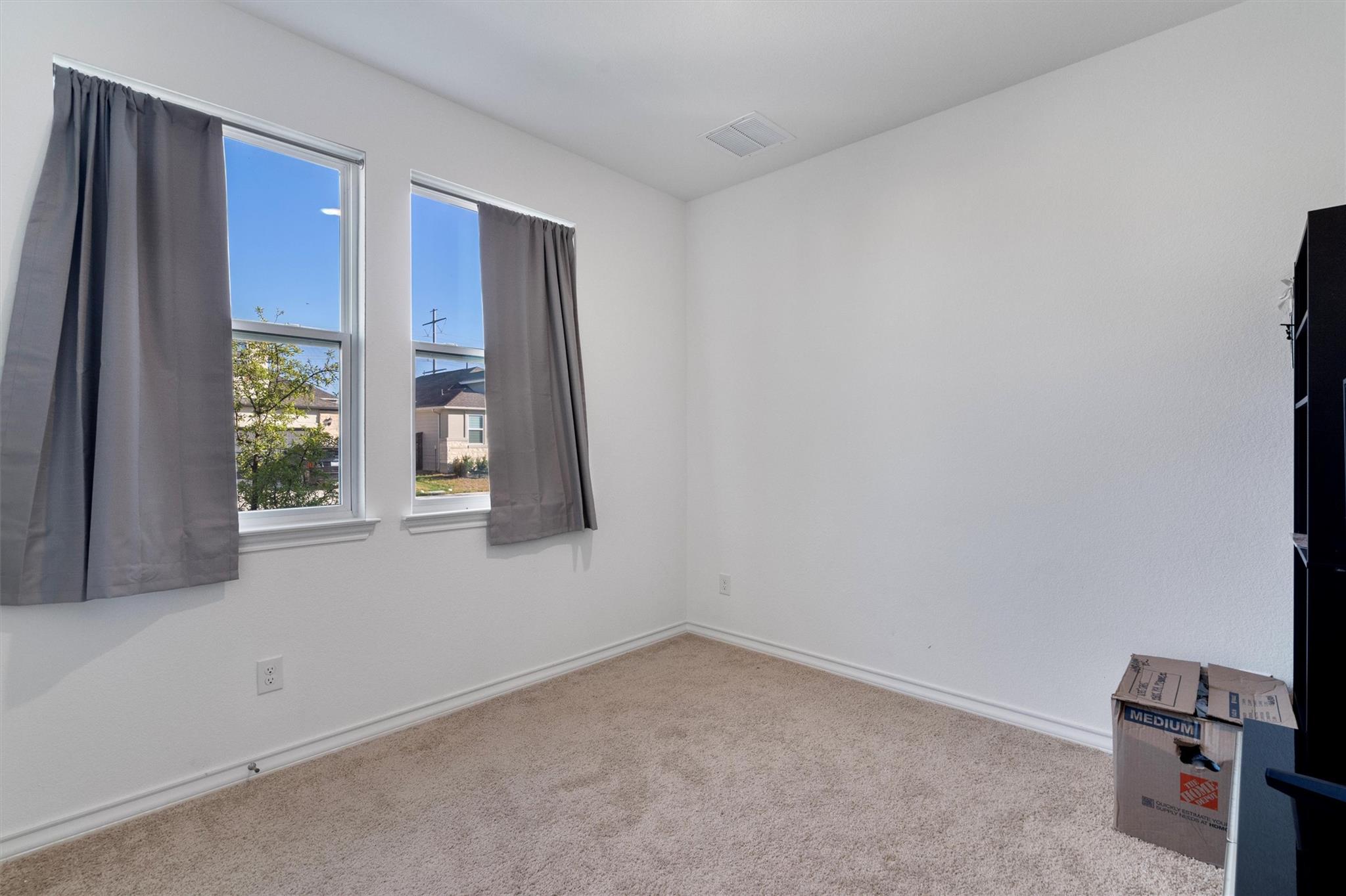 102 Gracie Way, Hutto, TX 78634