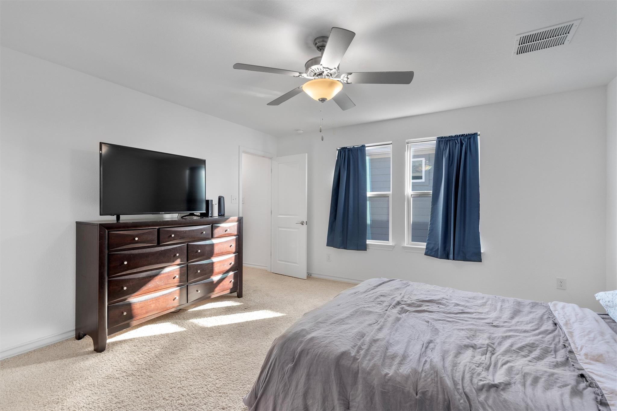 102 Gracie Way, Hutto, TX 78634