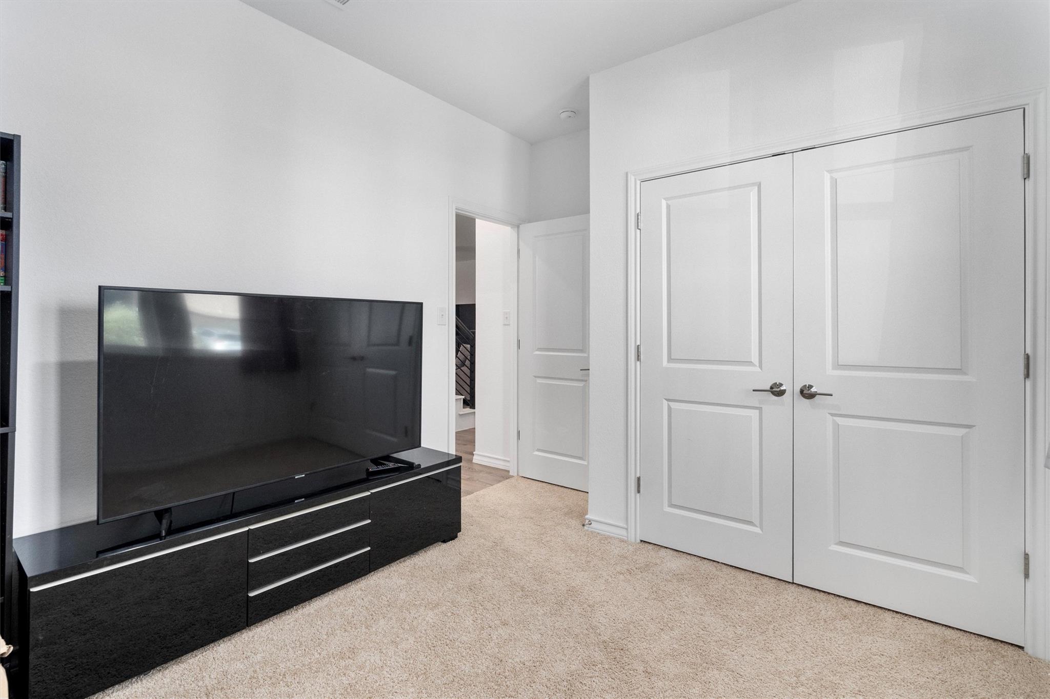 102 Gracie Way, Hutto, TX 78634